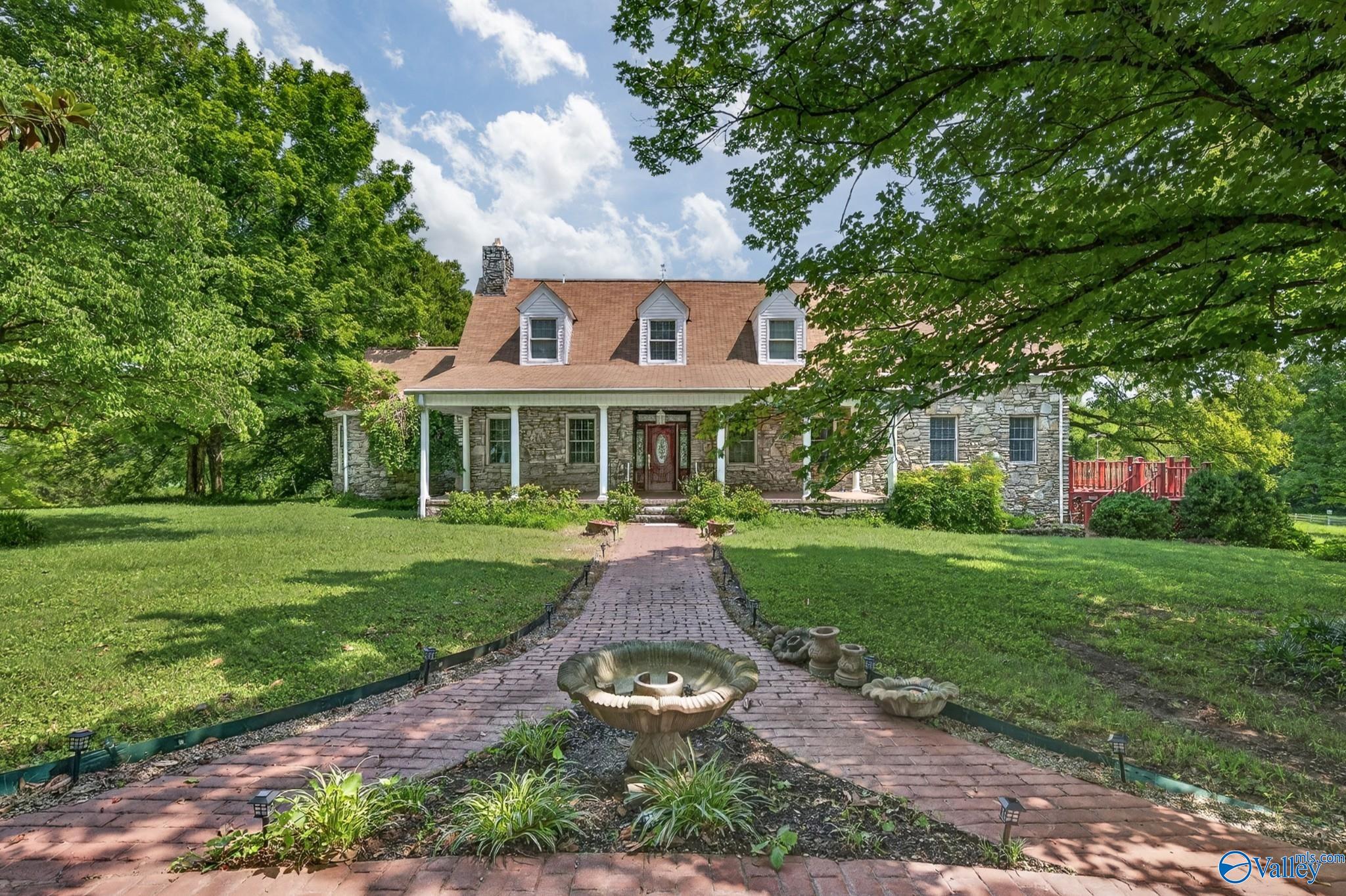 135 Clayton Lane — photo
