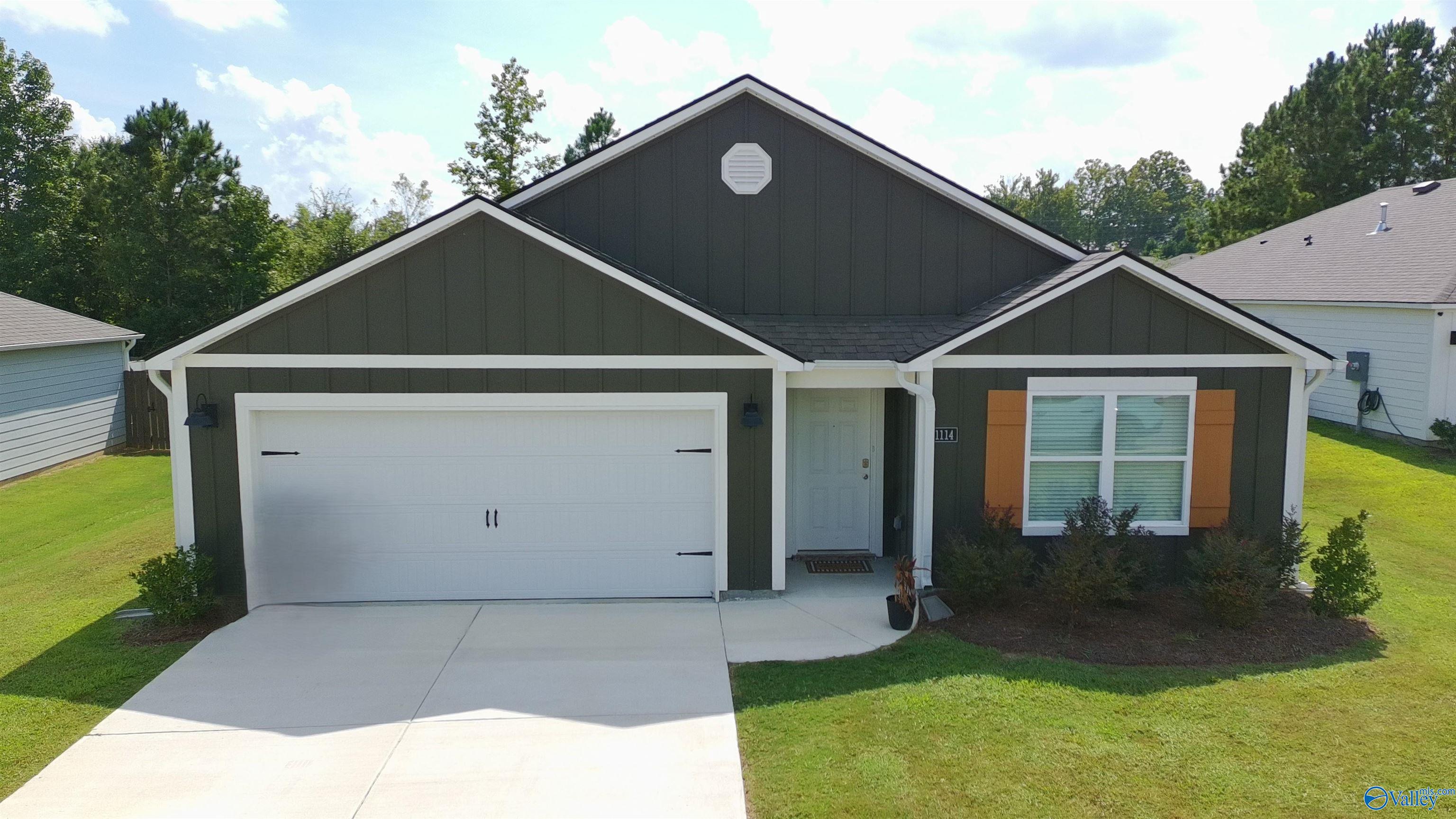 1114 Waverly Lane SW — photo