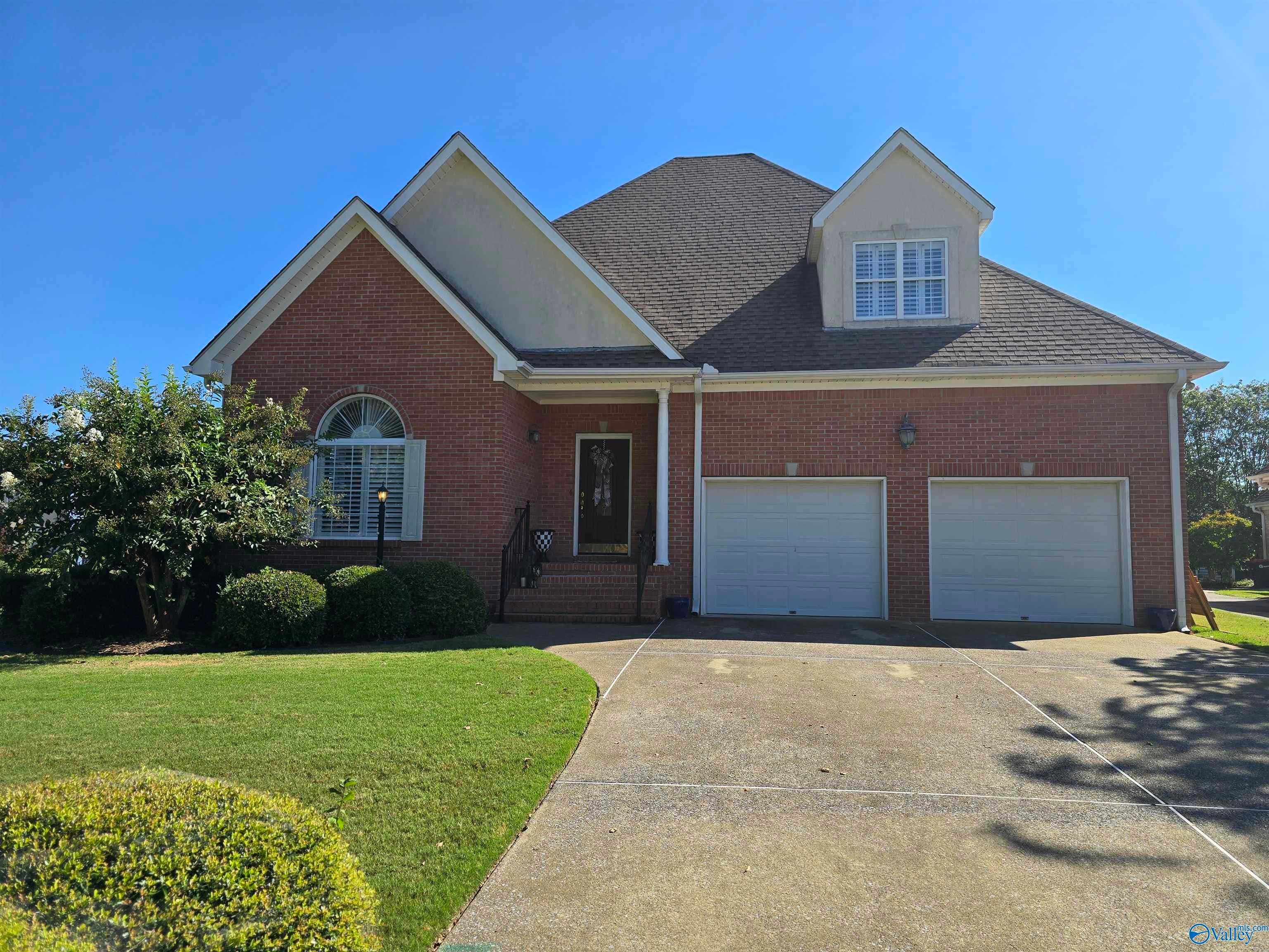 312 Lakepoint Drive — photo