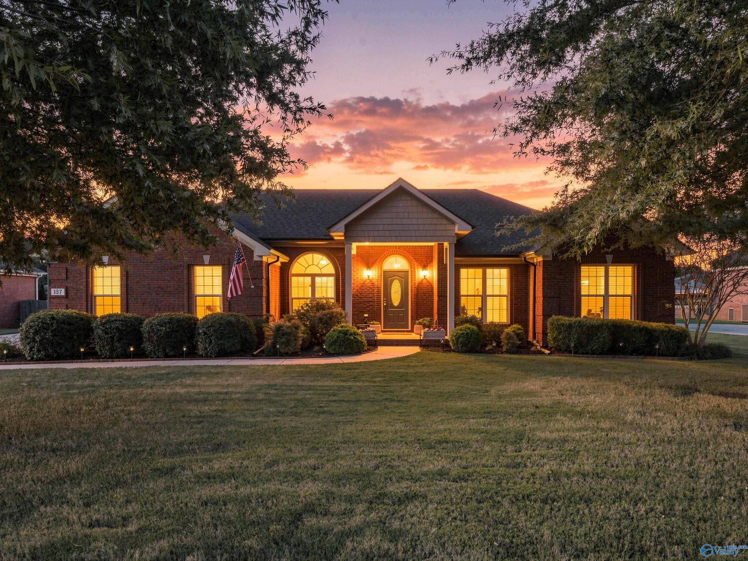 137 Bentridge Drive — photo