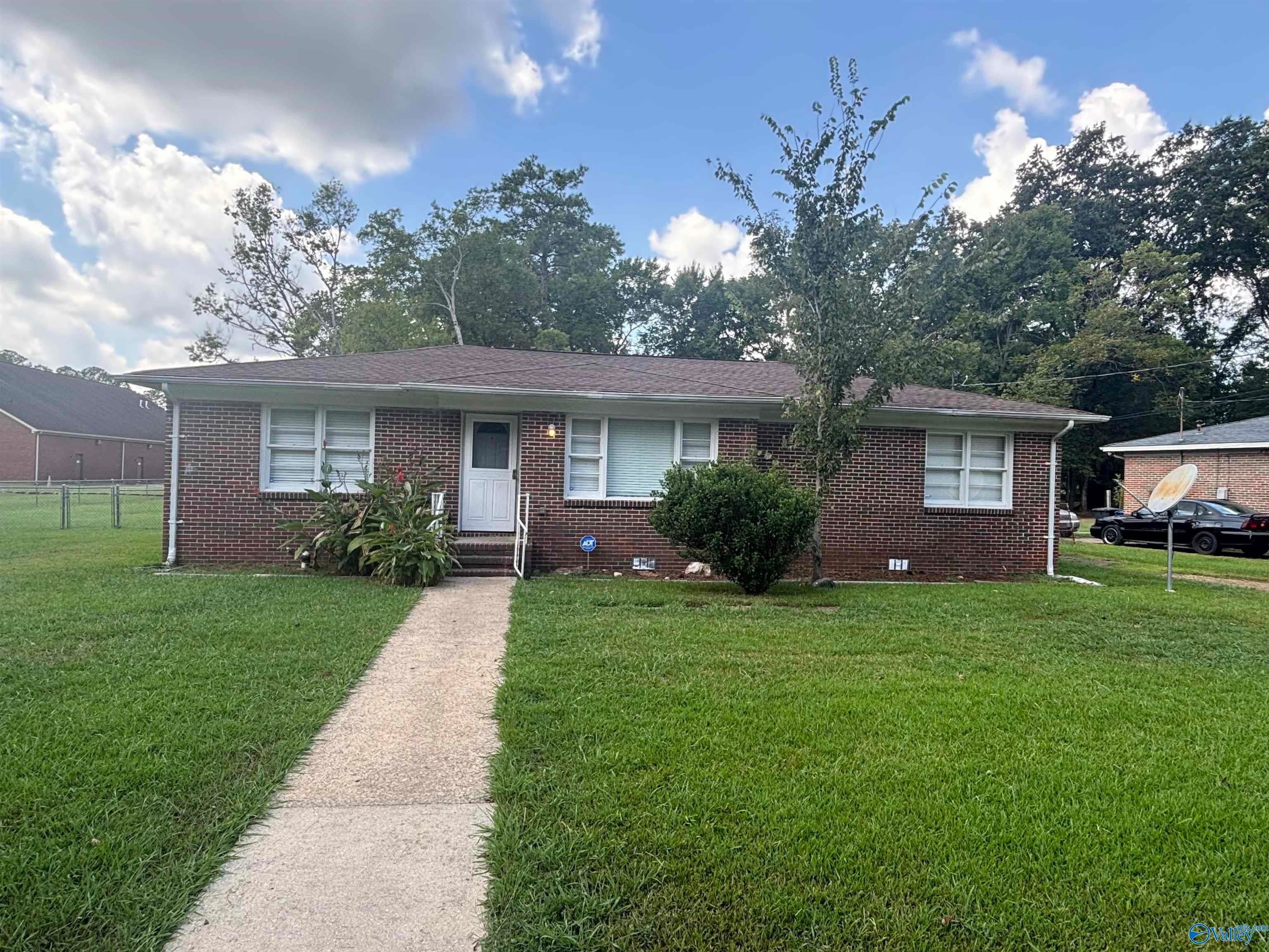 312 Orange Circle — photo