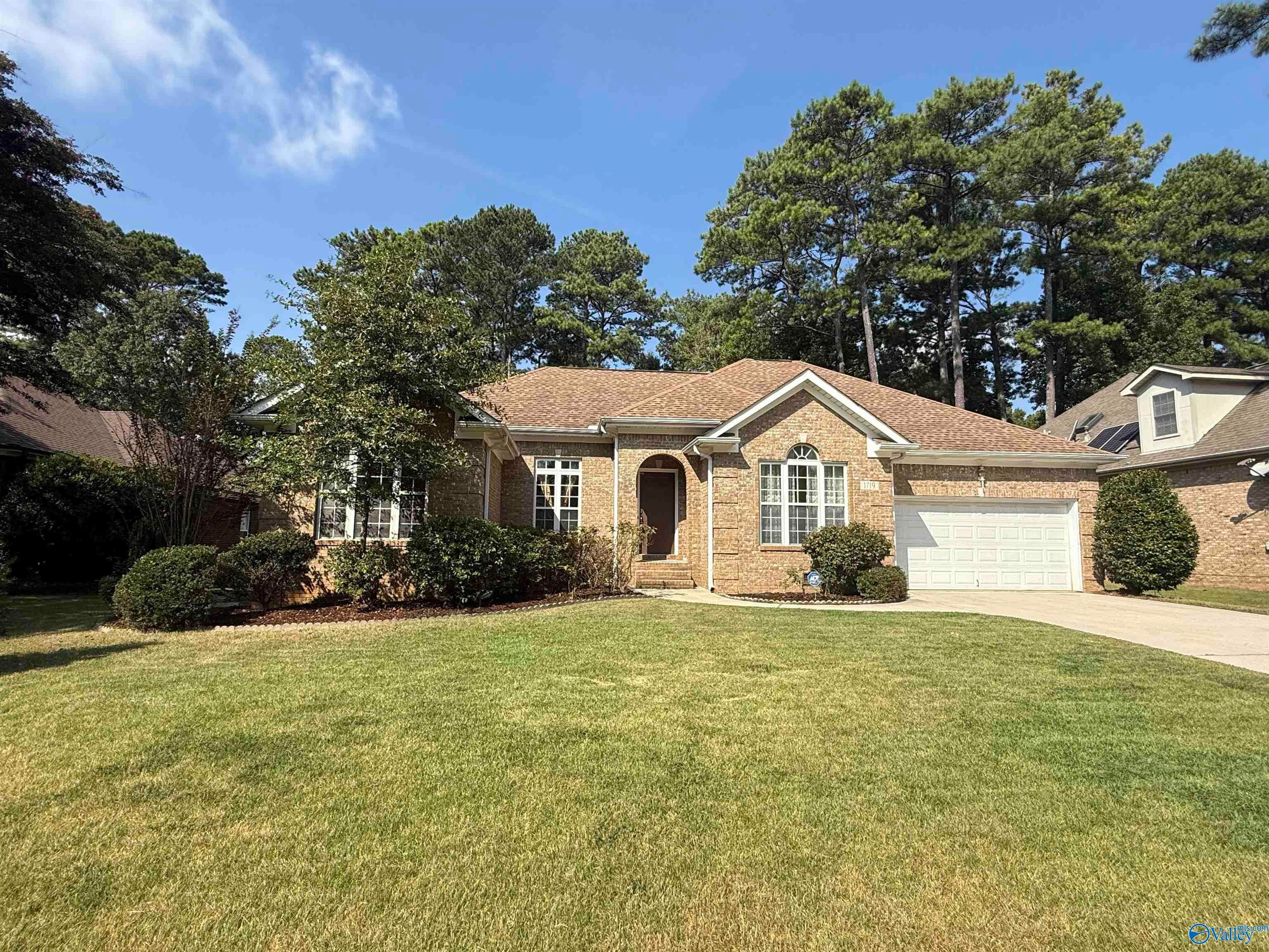 1719 Weymouth Lane — photo