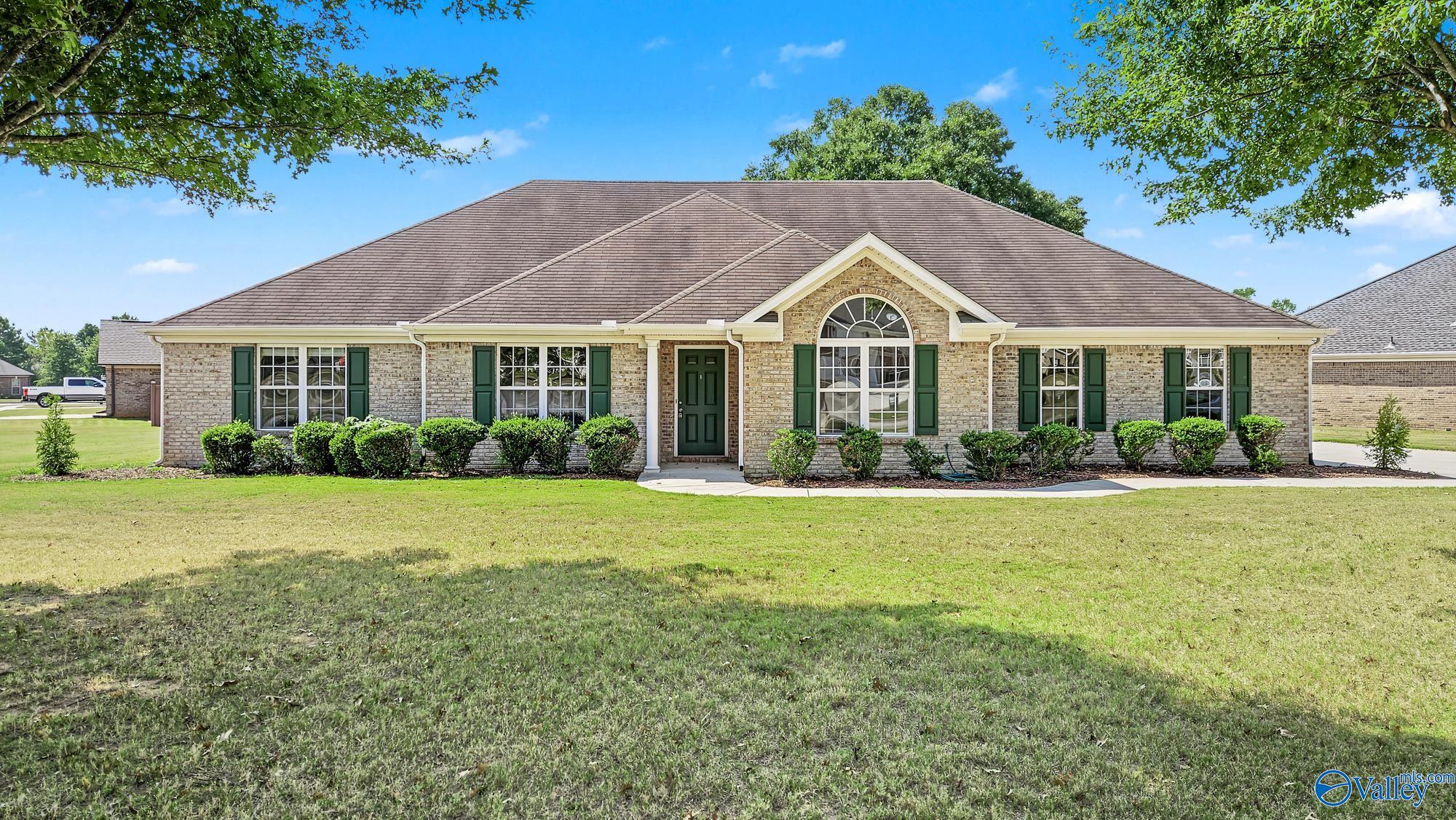 21526 Silver Oaks Circle — photo