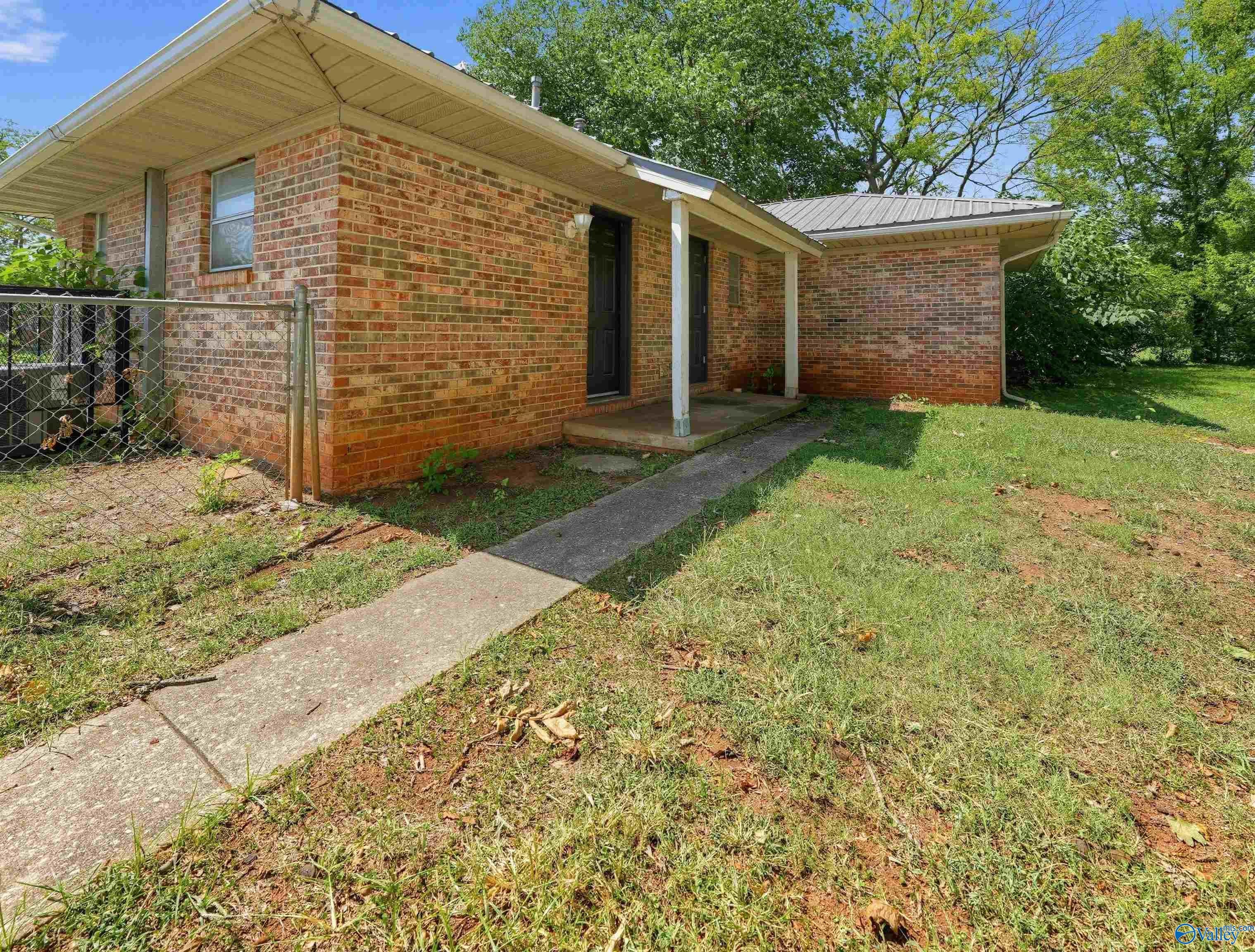 112 Ash Court NE — photo
