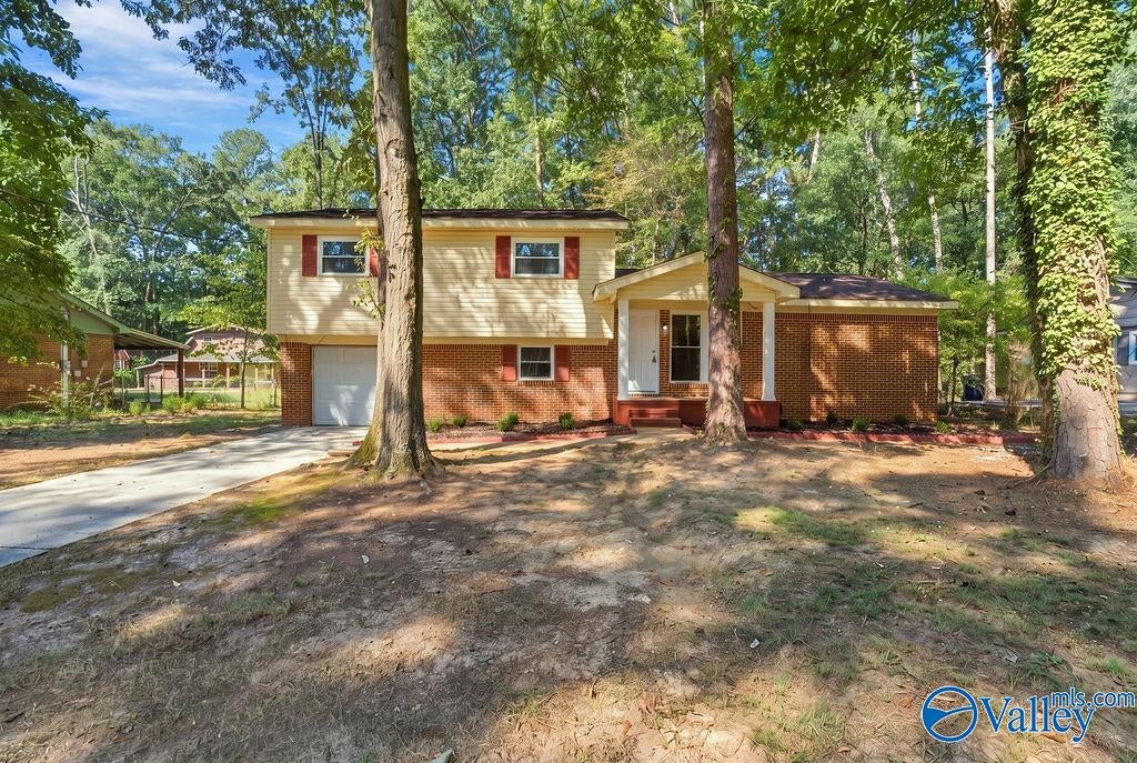507 Greendale Drive NW — photo