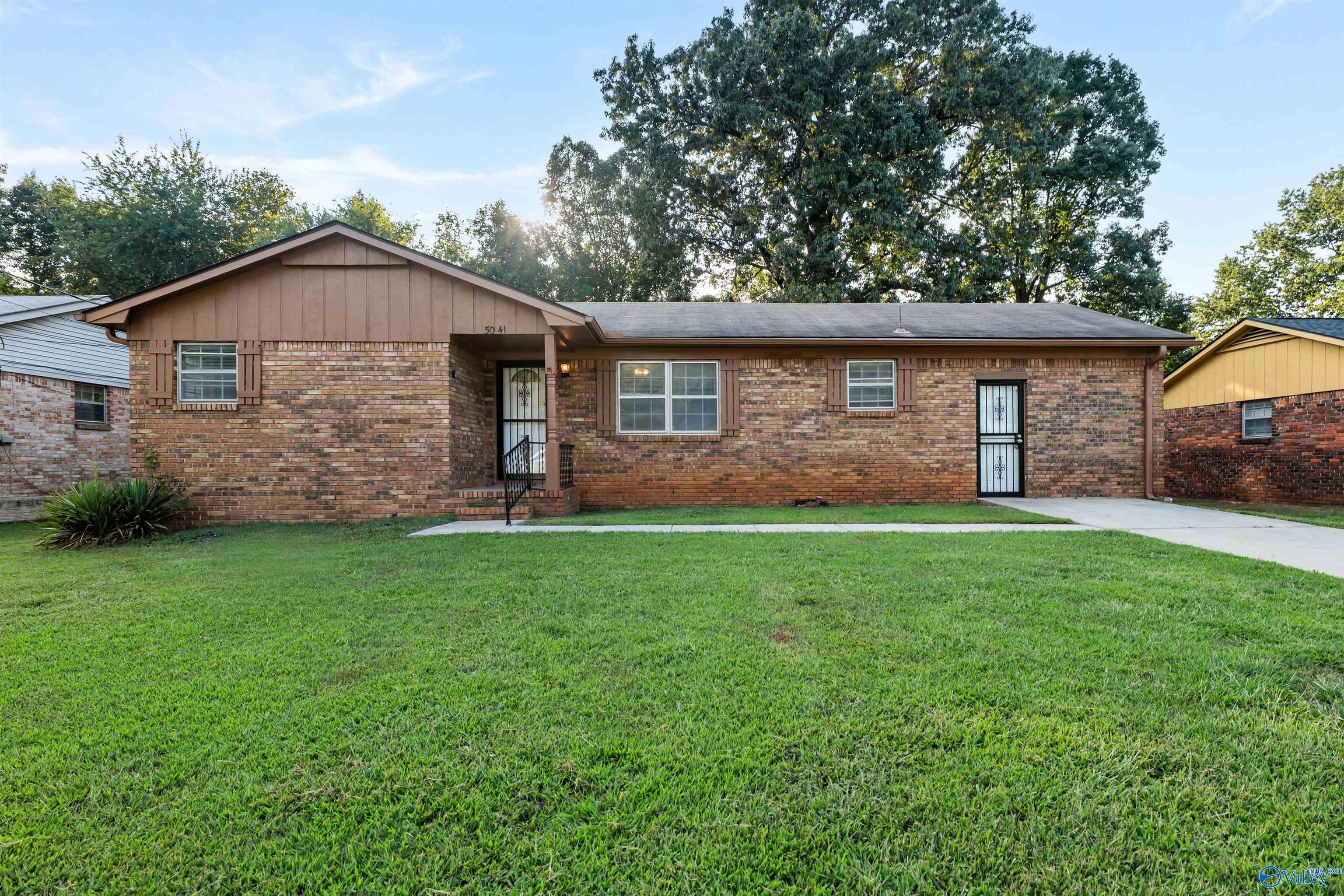 5041 Kyle Lane NW — photo