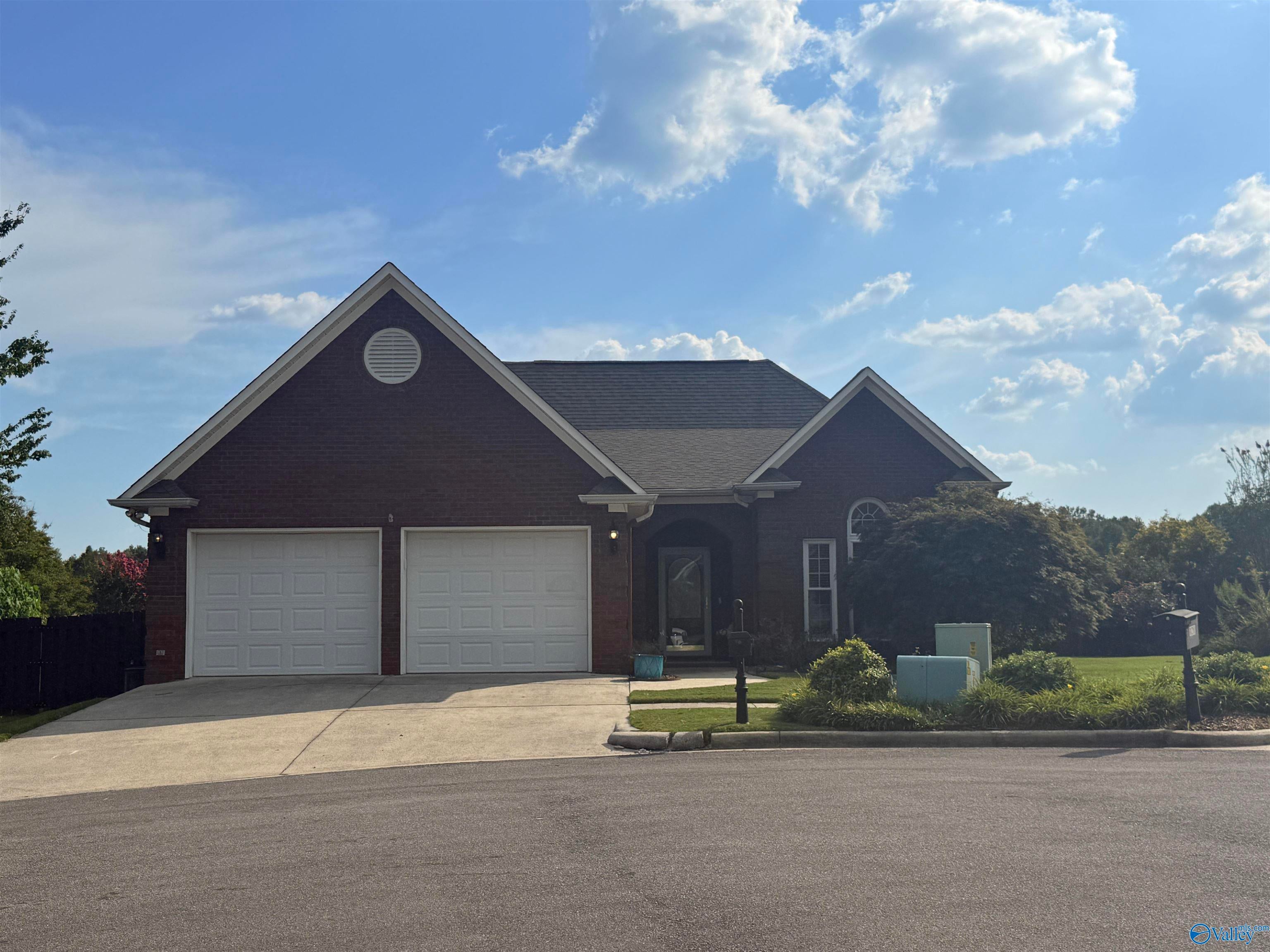 124 Dorset Circle — photo