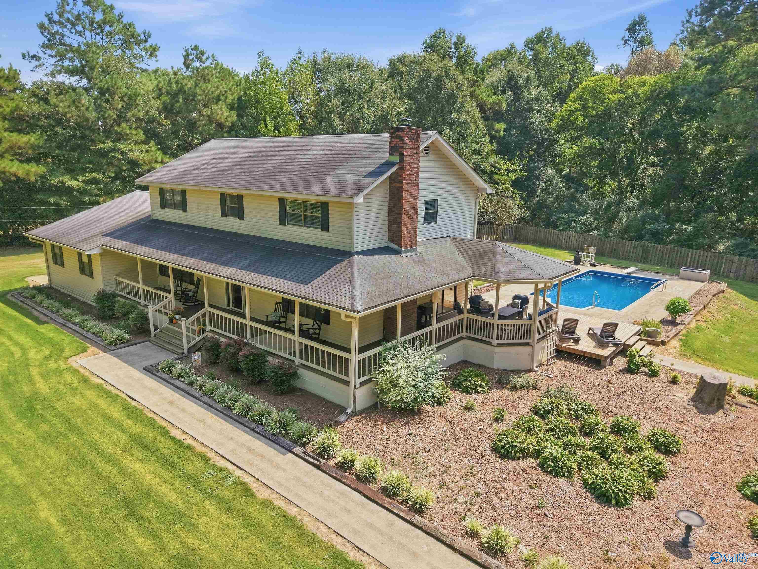 50 Benton Lane — photo
