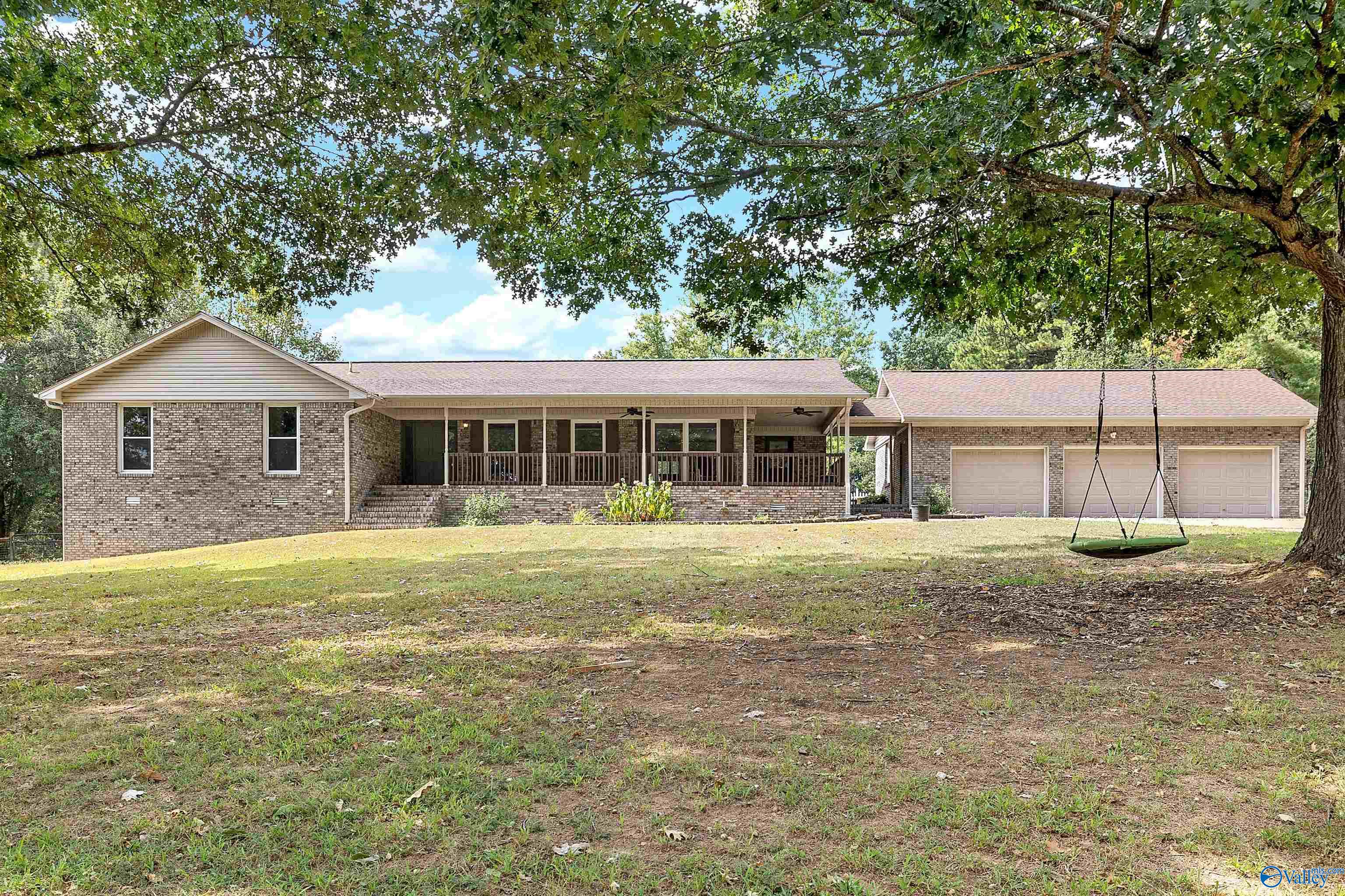 102 Huntington Ridge Road — photo