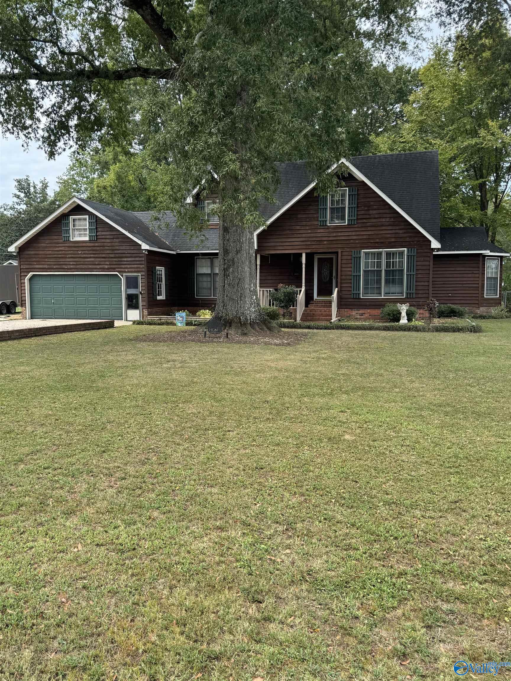 100 Glenn Drive — photo