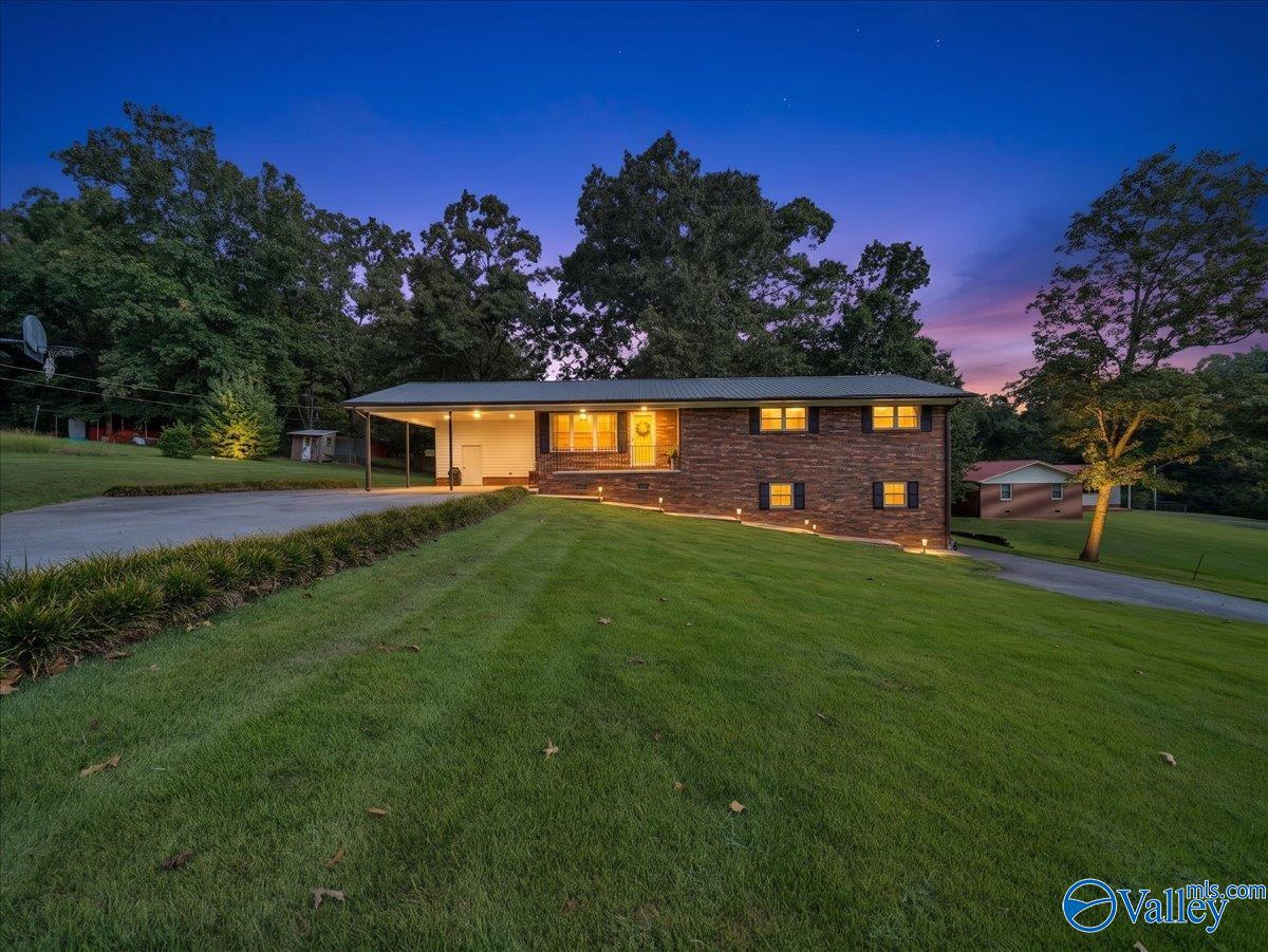 1606 Winn Road — photo