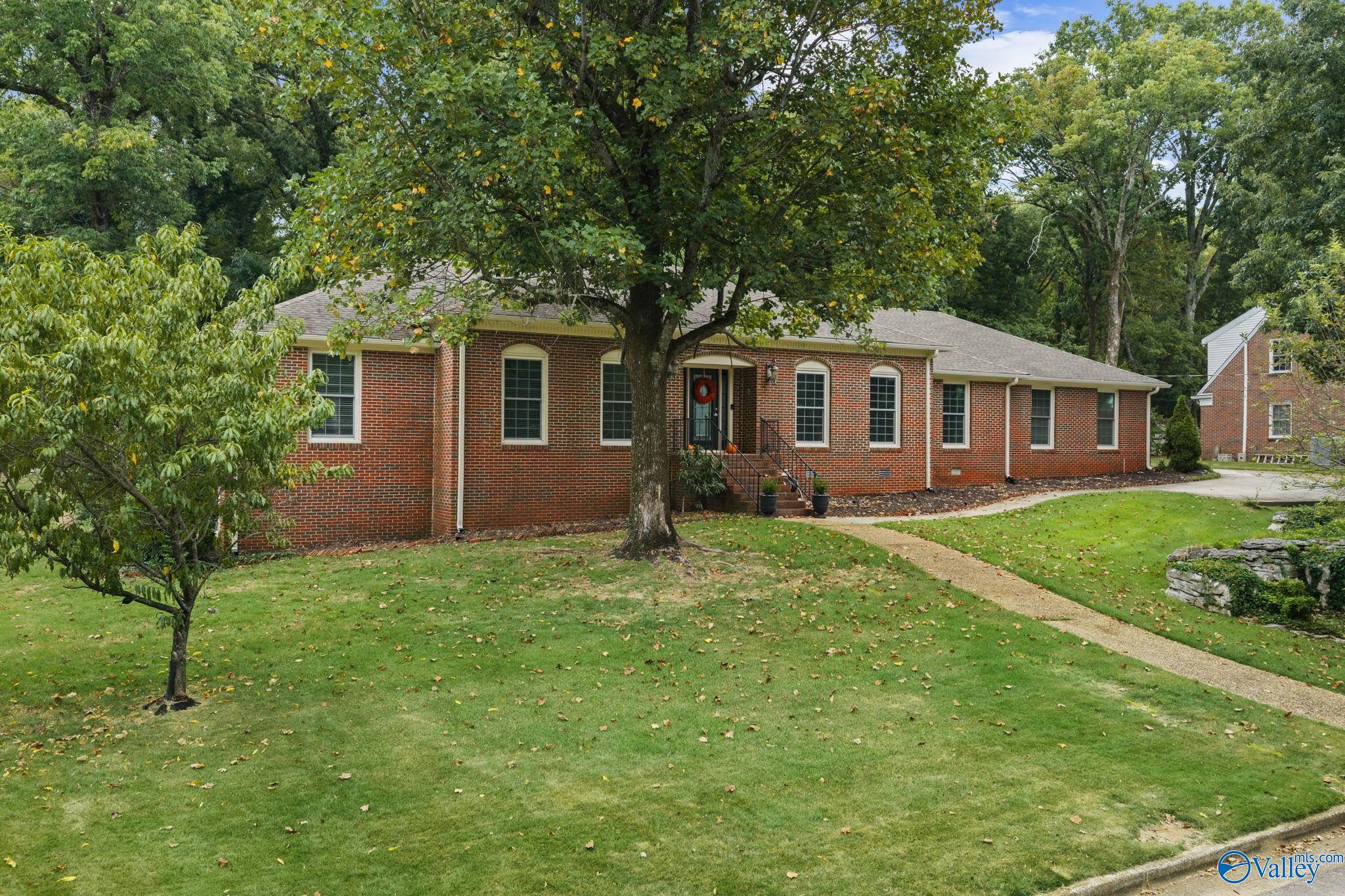 820 Tannahill Drive — photo