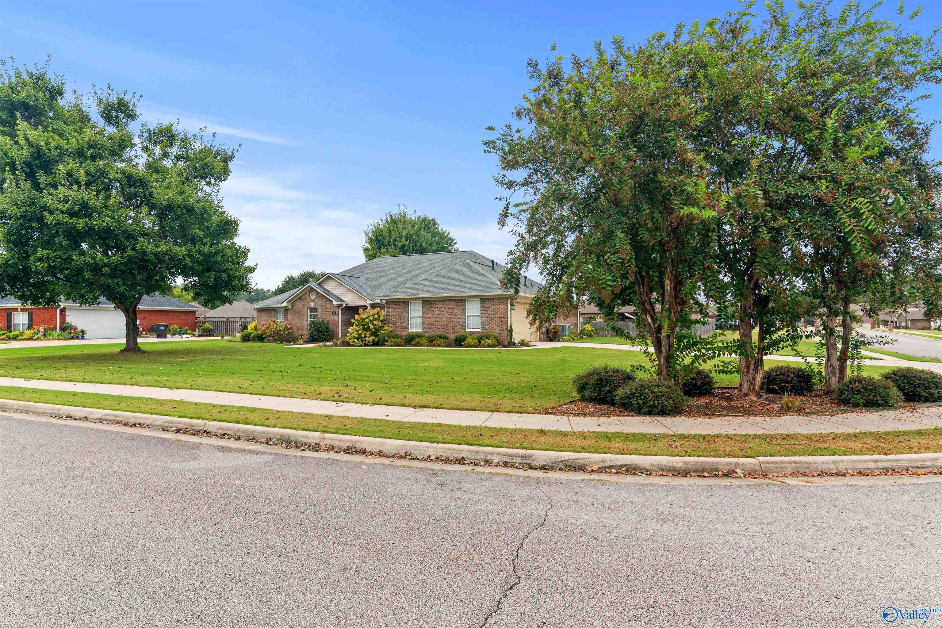 10 Corwin Drive, Decatur, AL 35603 — photo 3