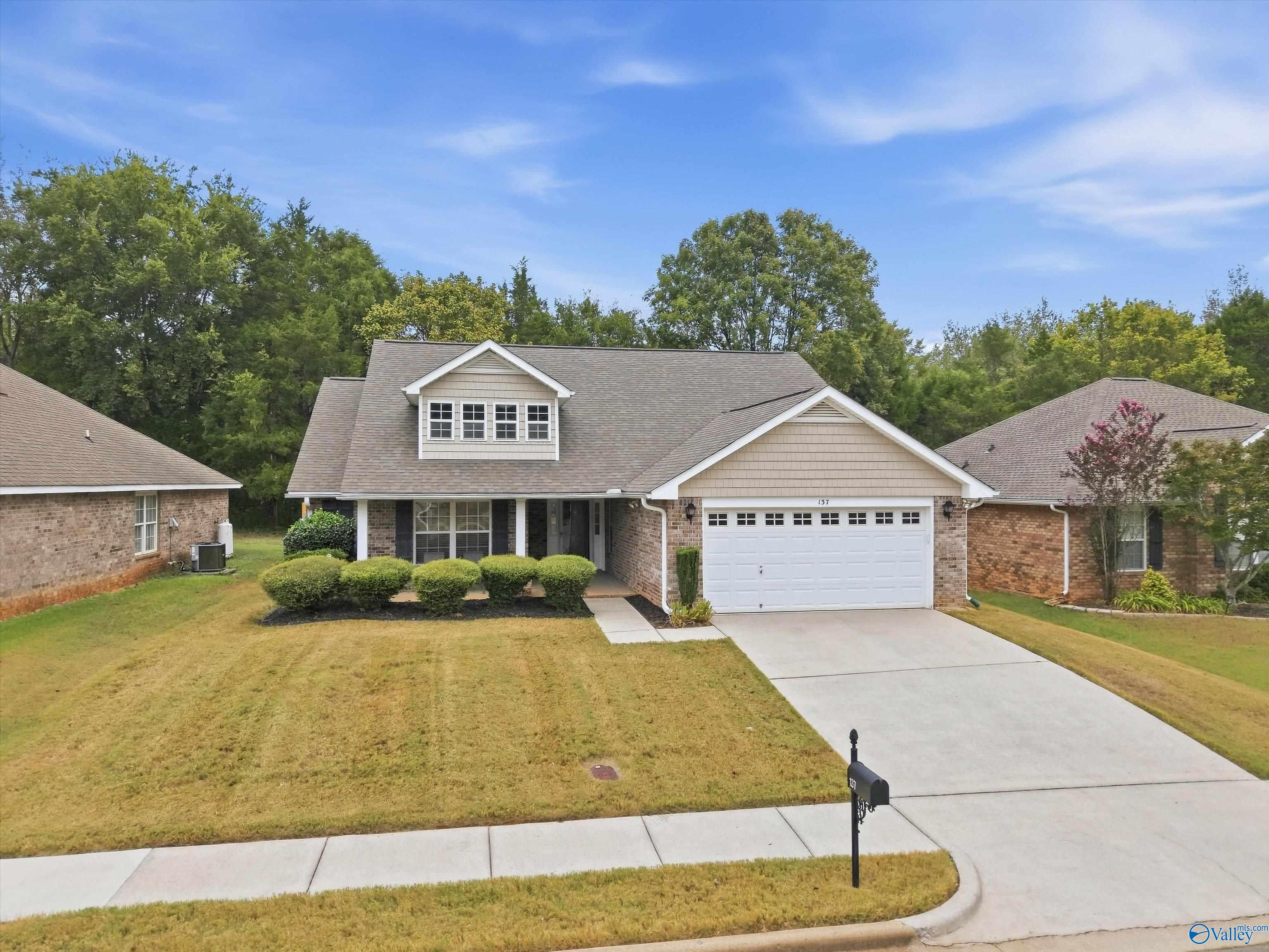137 Artesian Lane — photo