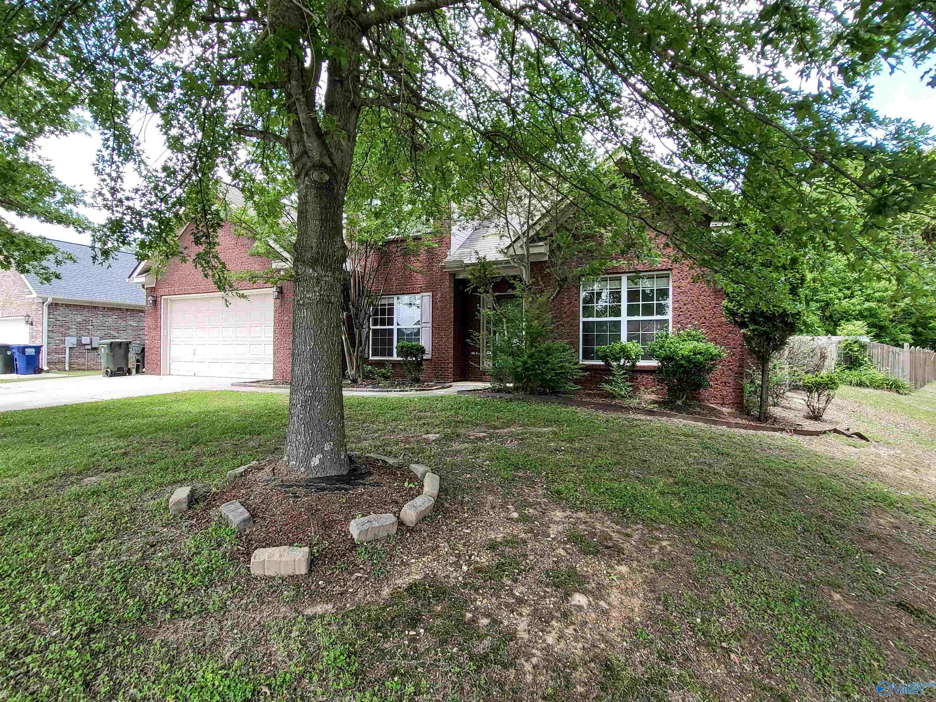 210 Honor Way — photo