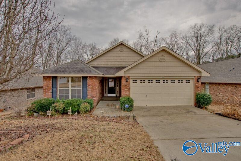 126 Forest Glade Drive — photo