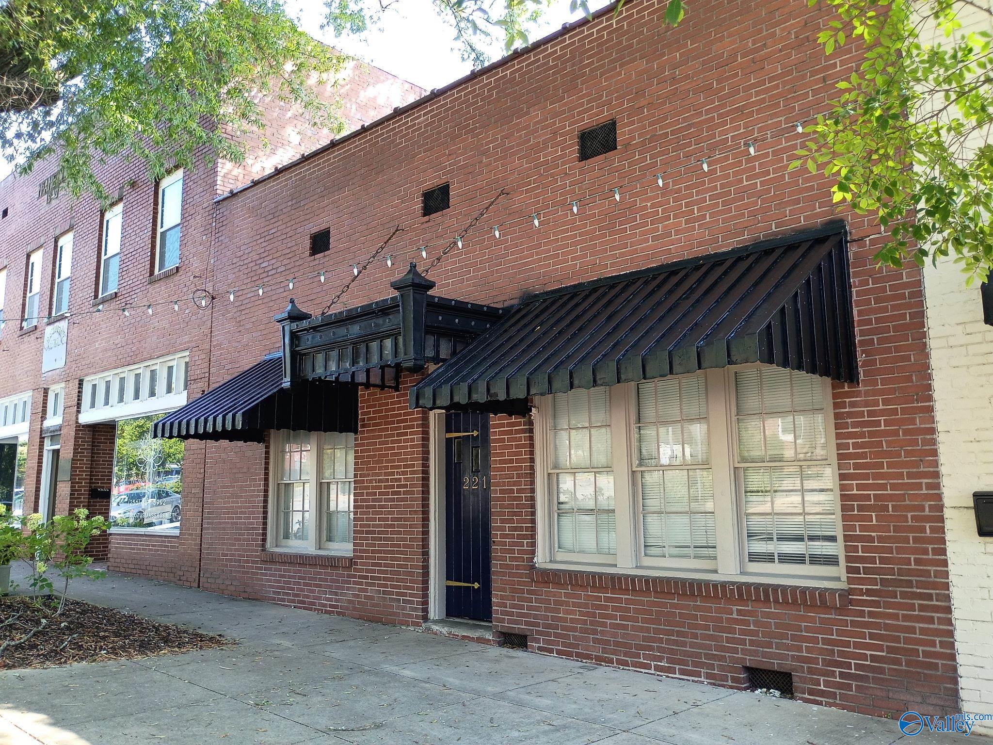 221 S Market Street — photo