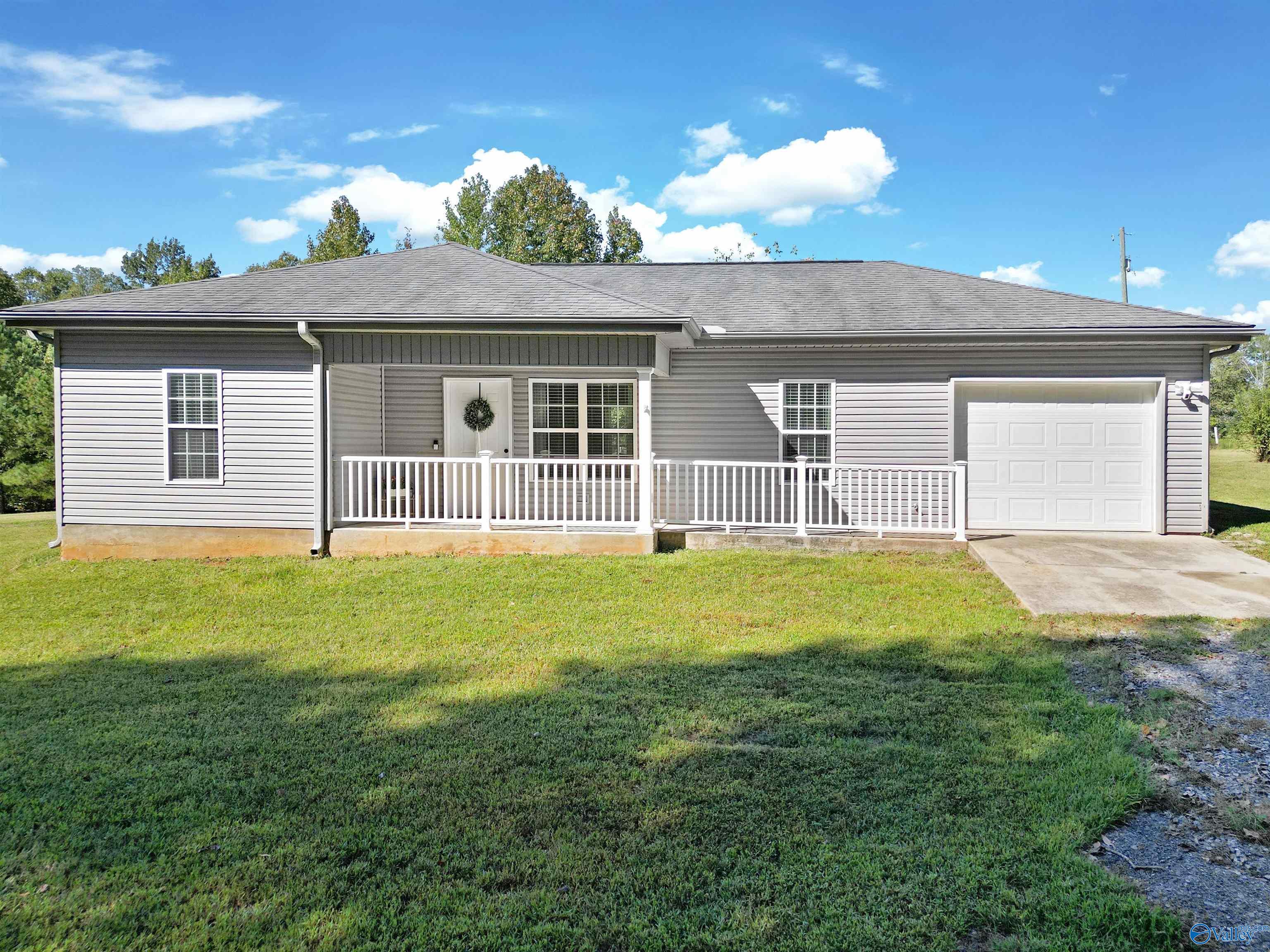 670 Mobb Hill Road — photo