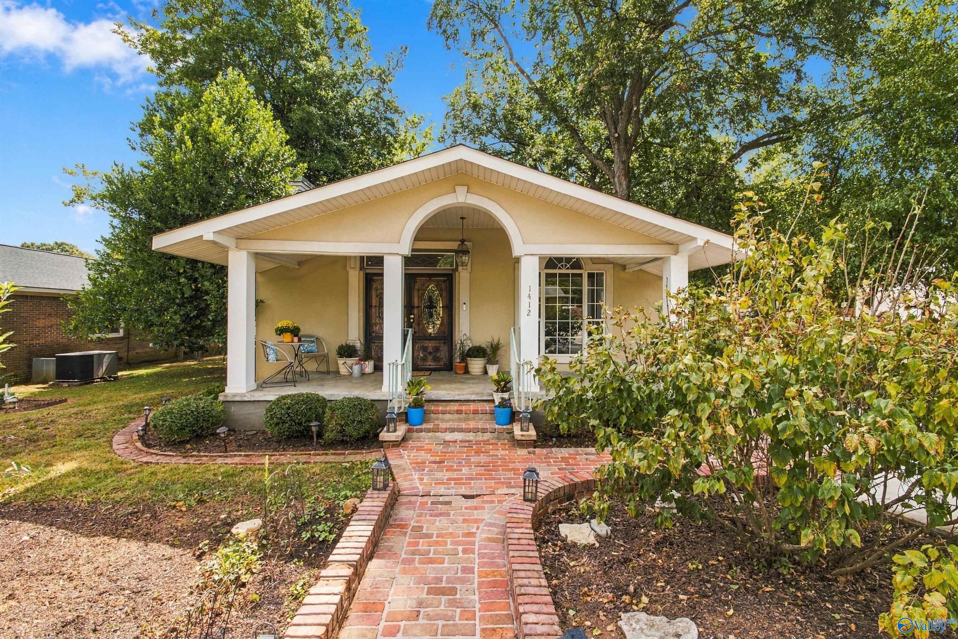 1412 Oakwood Avenue NE — photo