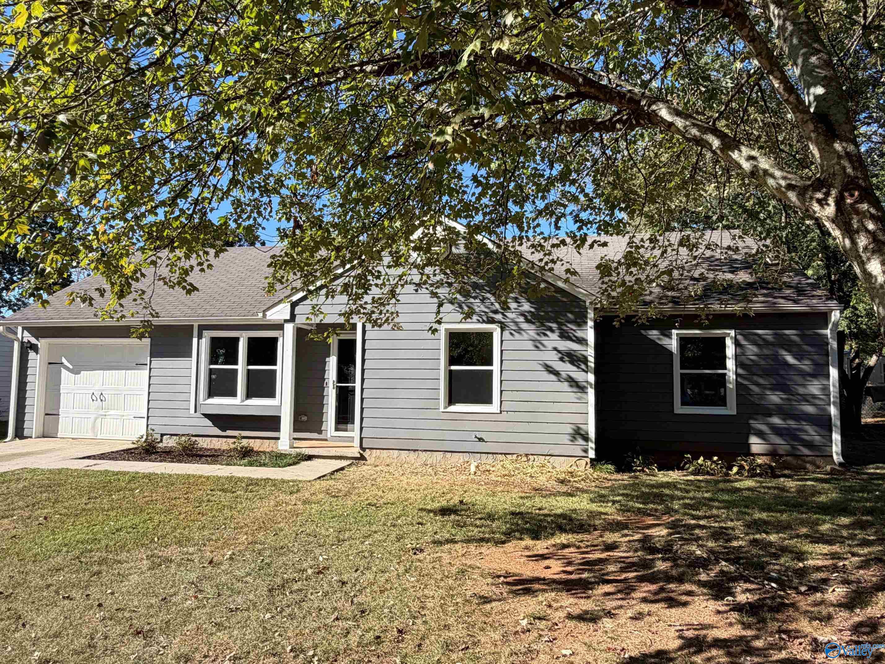 125 Liza Lane — photo