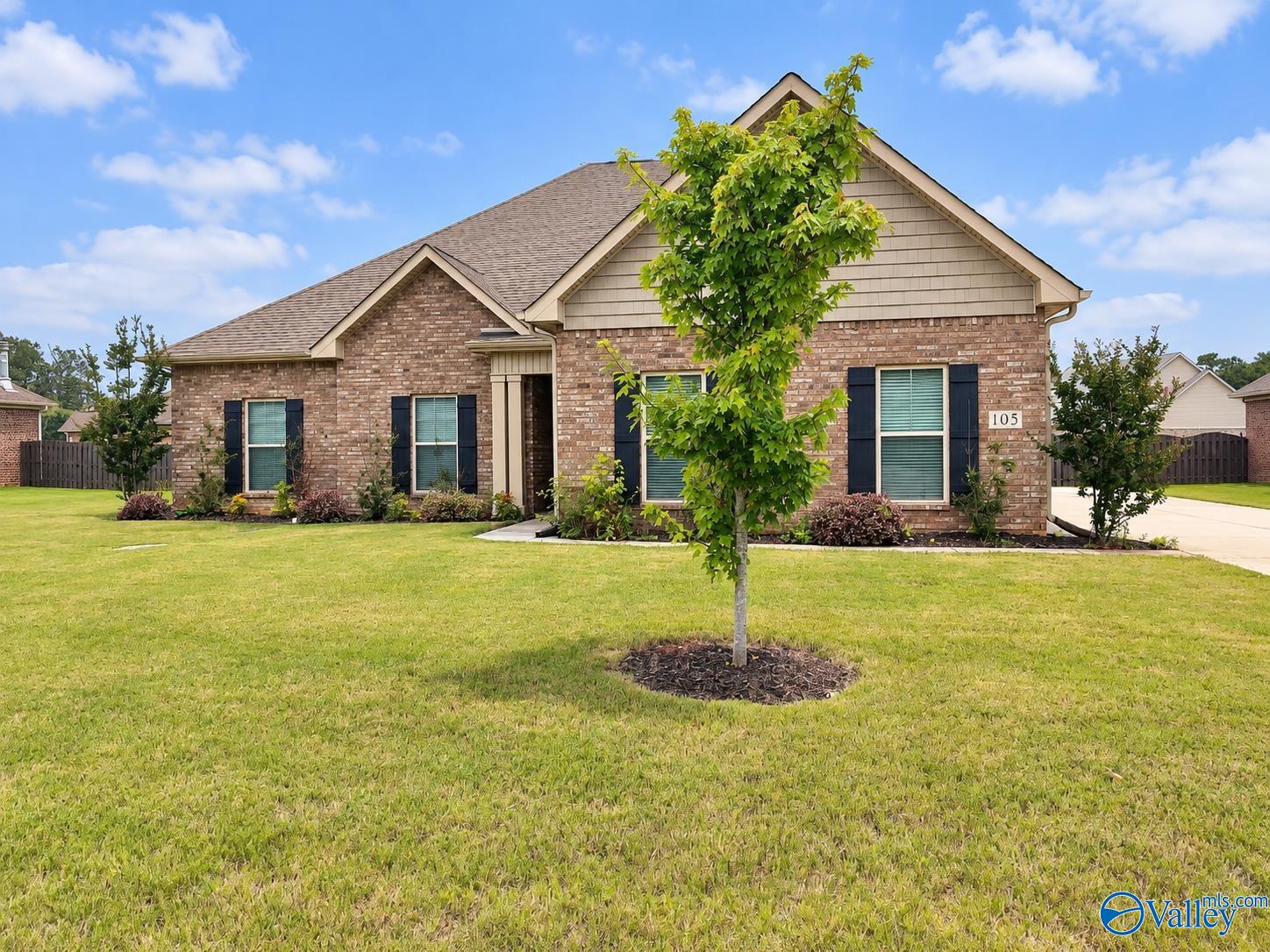 105 Twin Springs Drive — photo