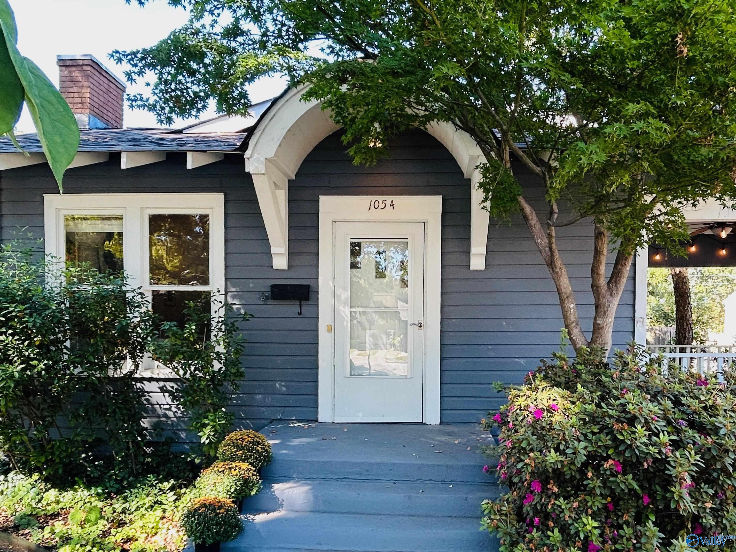1054 Grant Street SE — photo