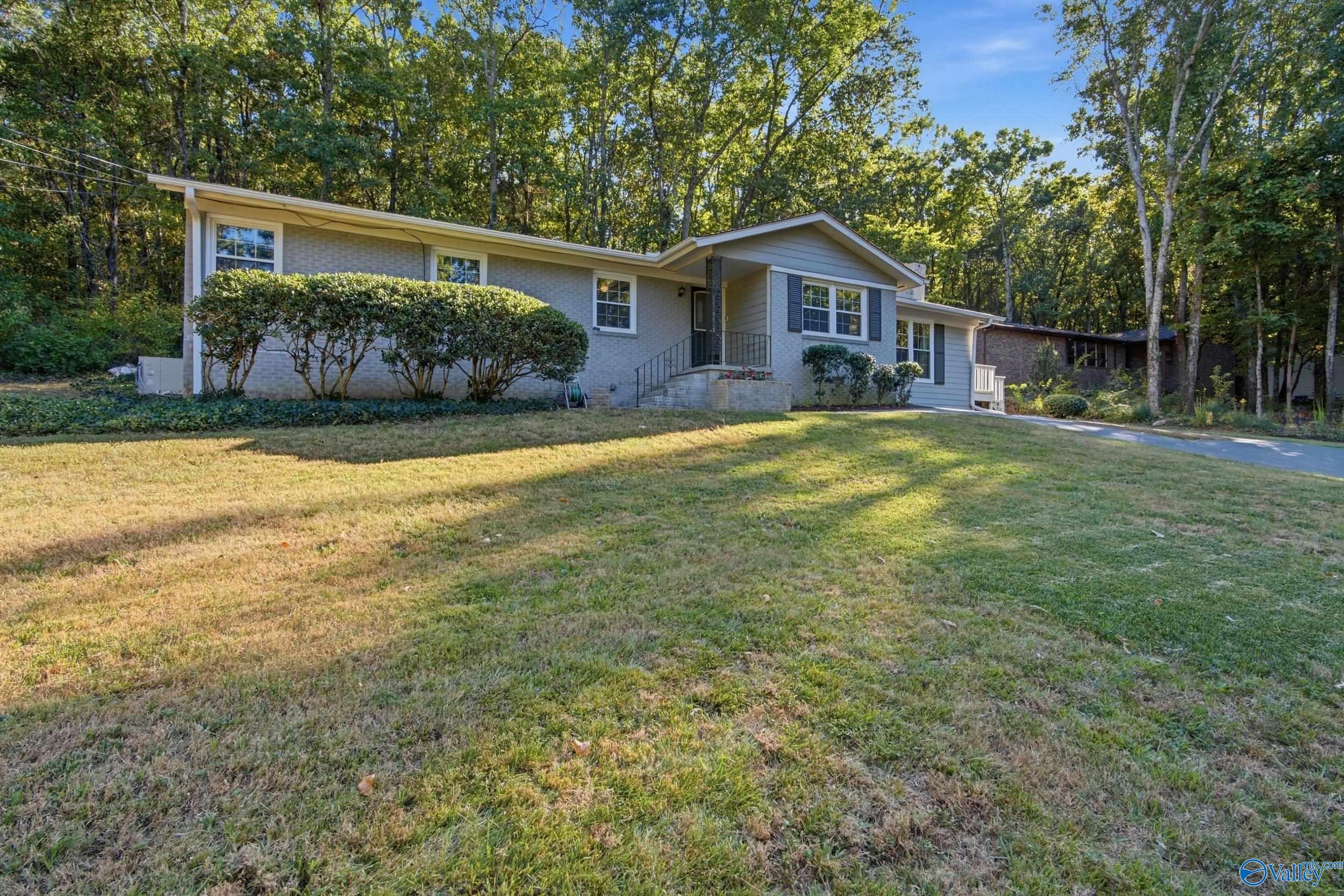 9605 Nottingham Lane — photo