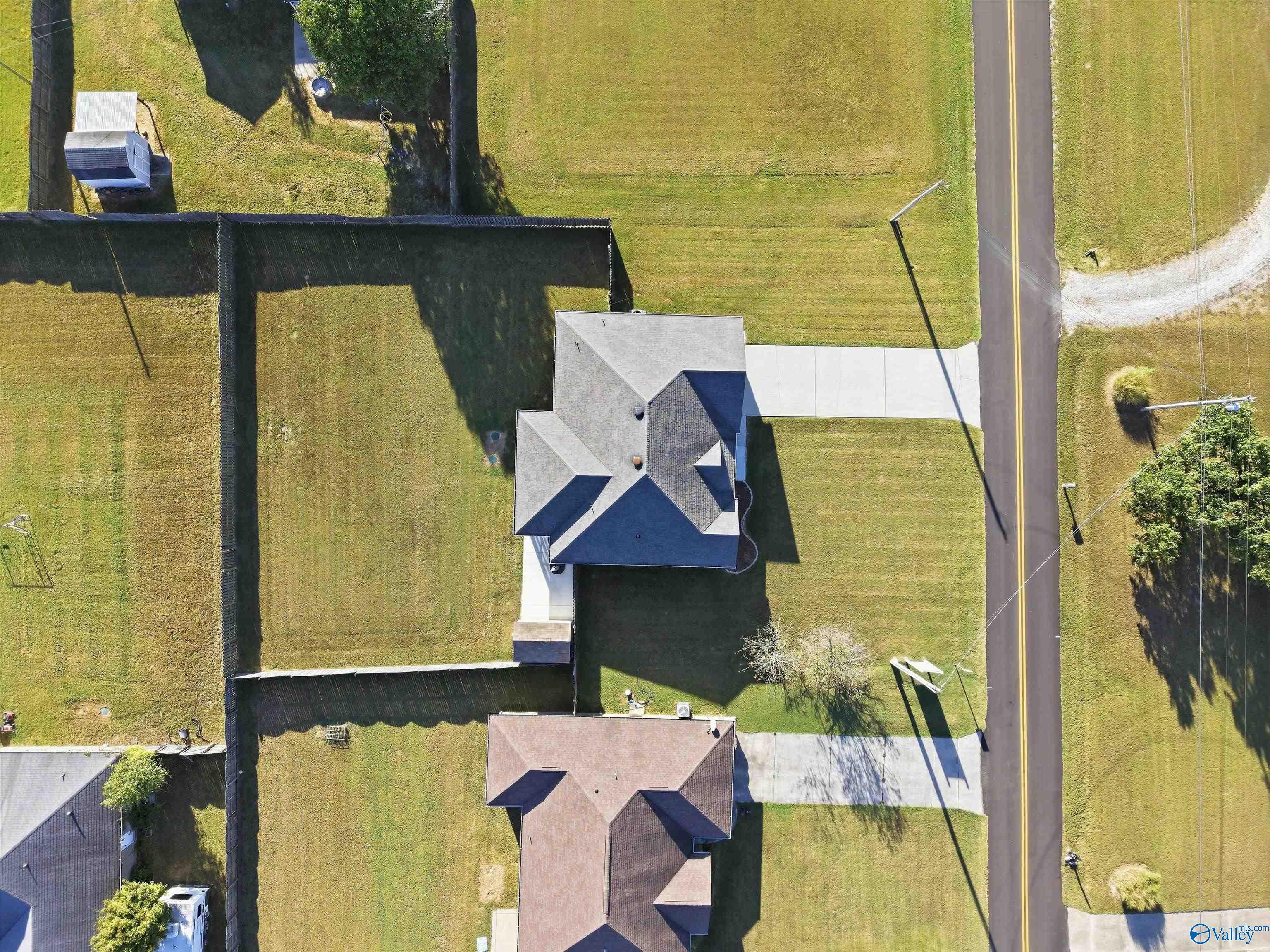 Home in Athens, AL 35613 — photo 3