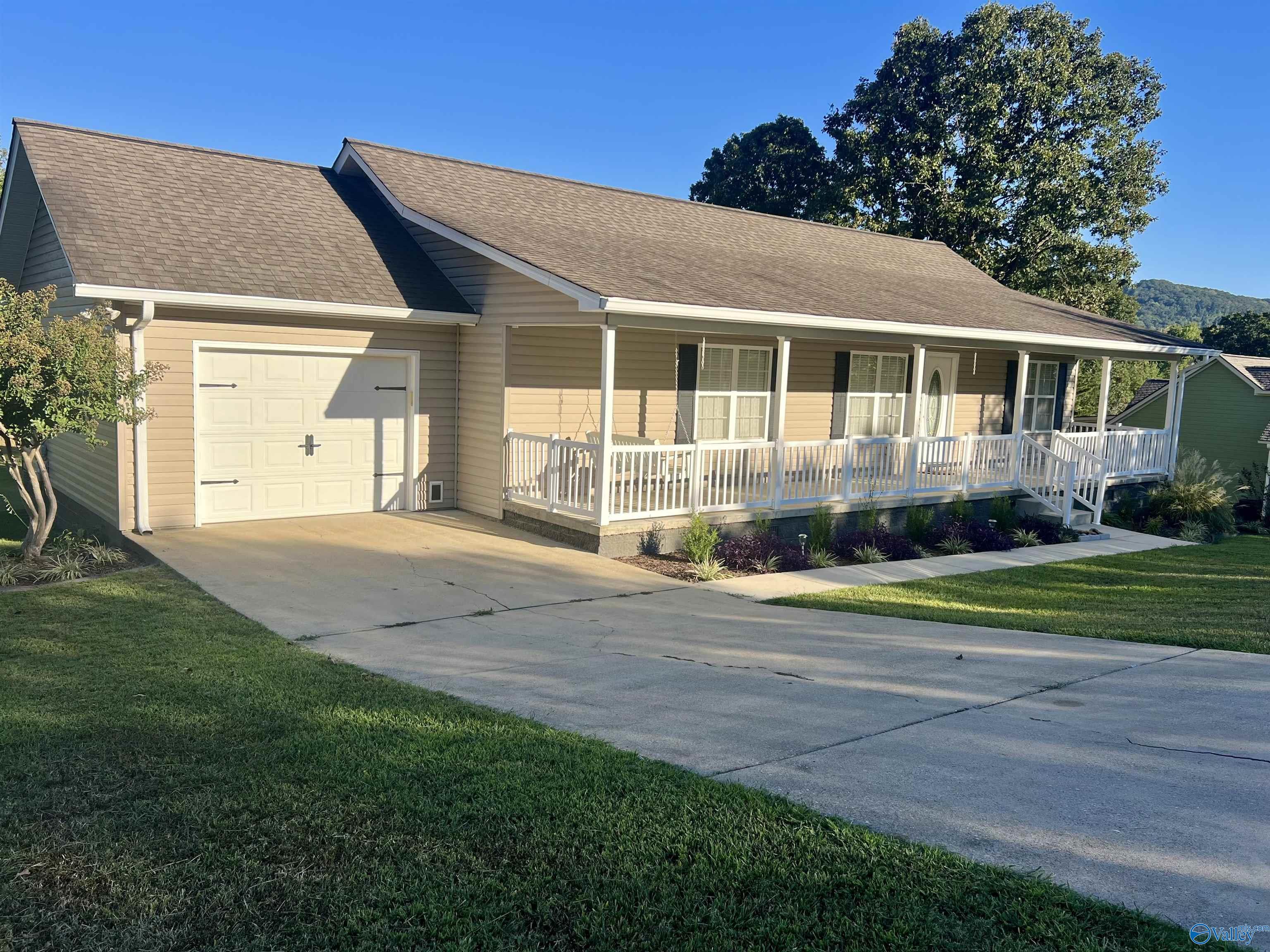 307 NW Hope Drive — photo