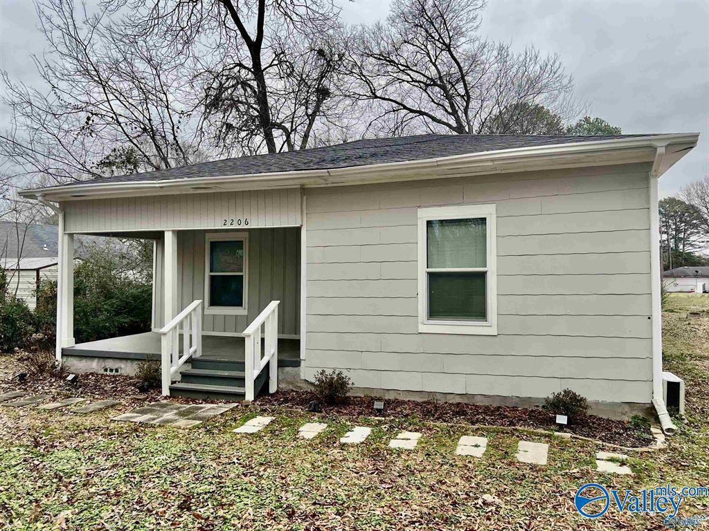 2206 Willow Avenue SW — photo