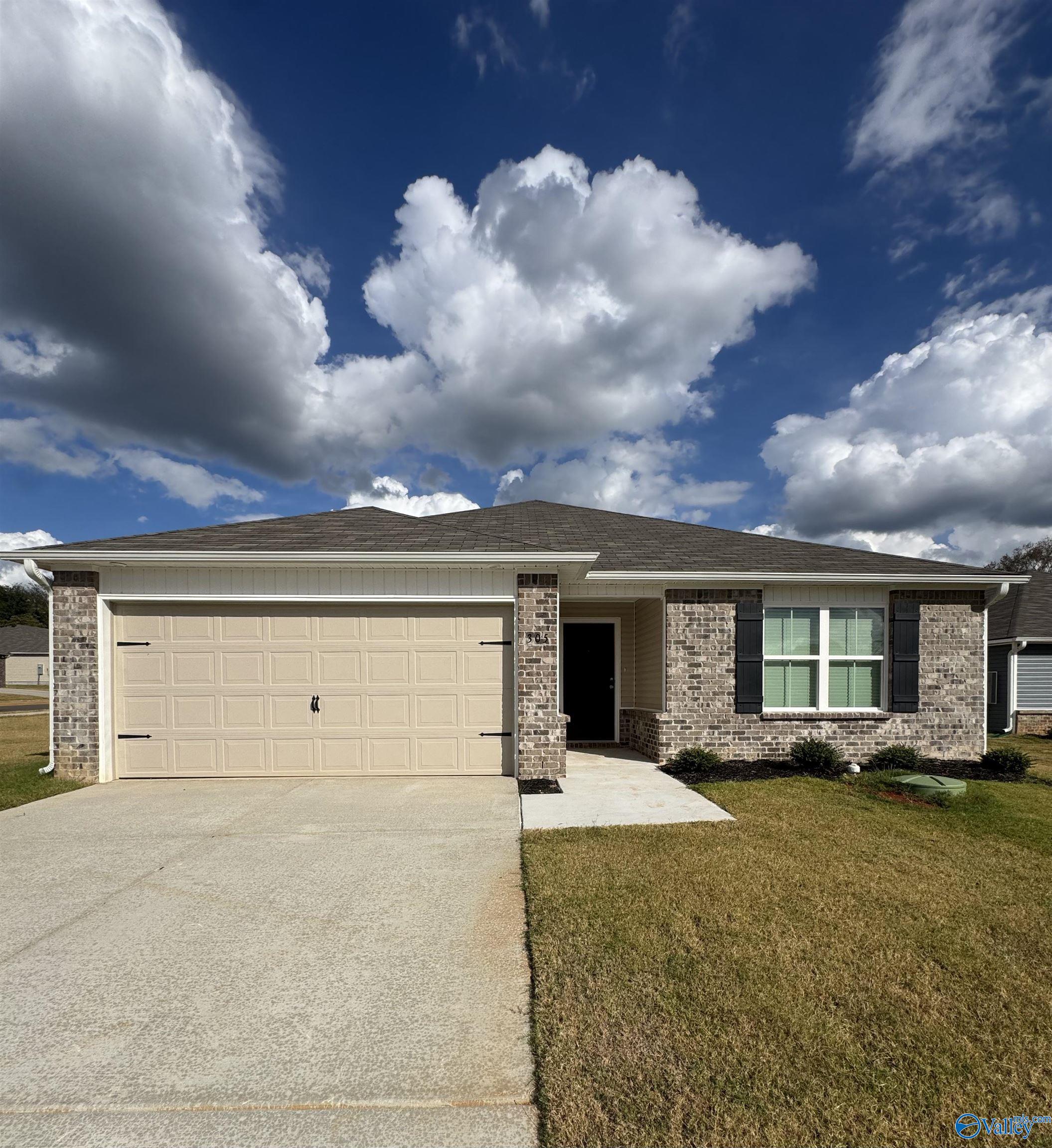 305 Spanish Moss Court — photo