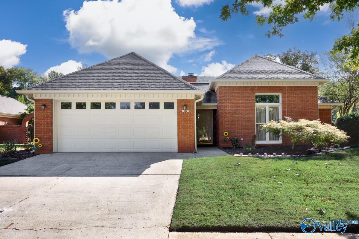 1808 Edgemere Court SE — photo