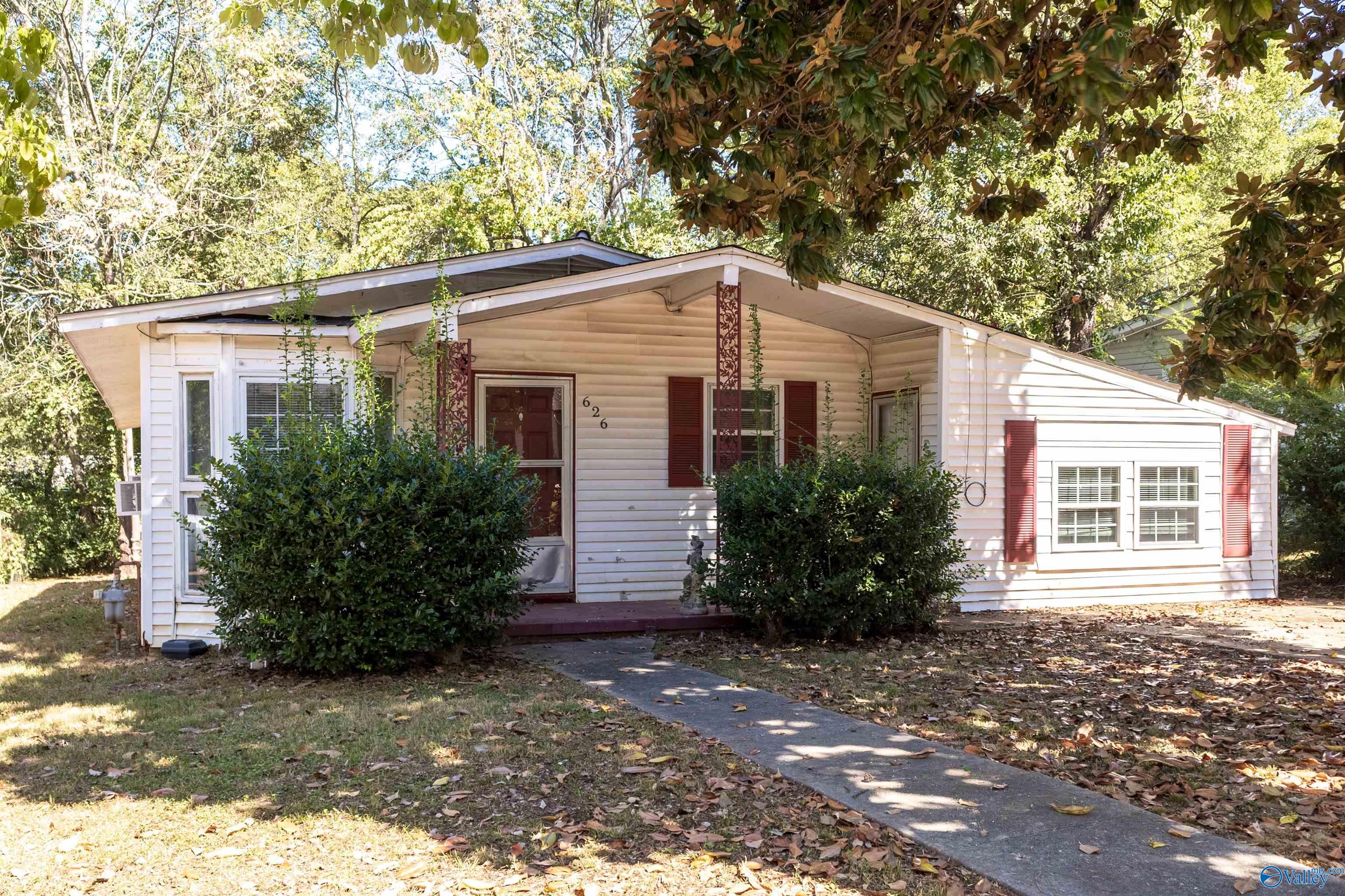 626 Kennan Road NW — photo