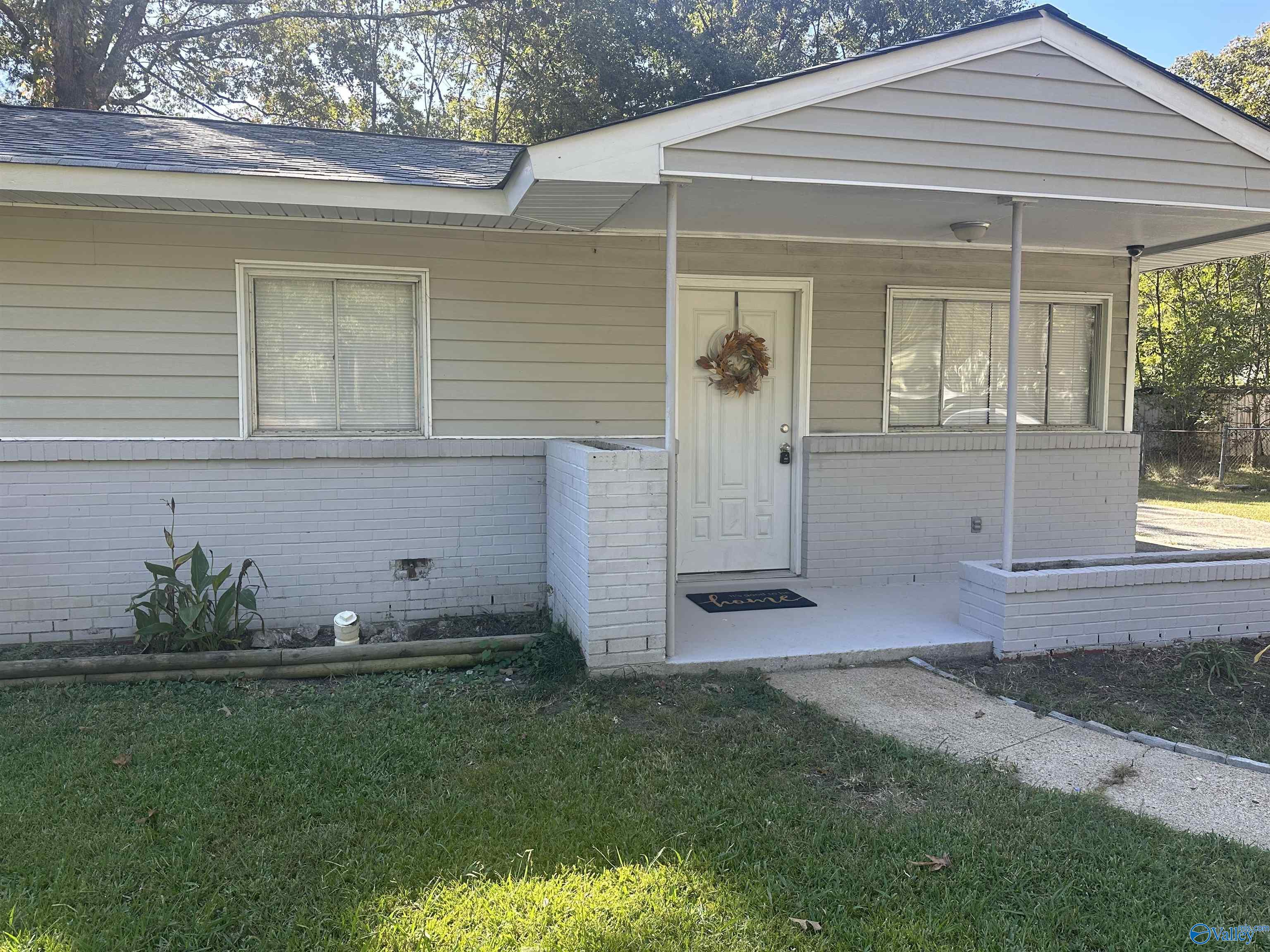 111 Carolyn Lane — photo