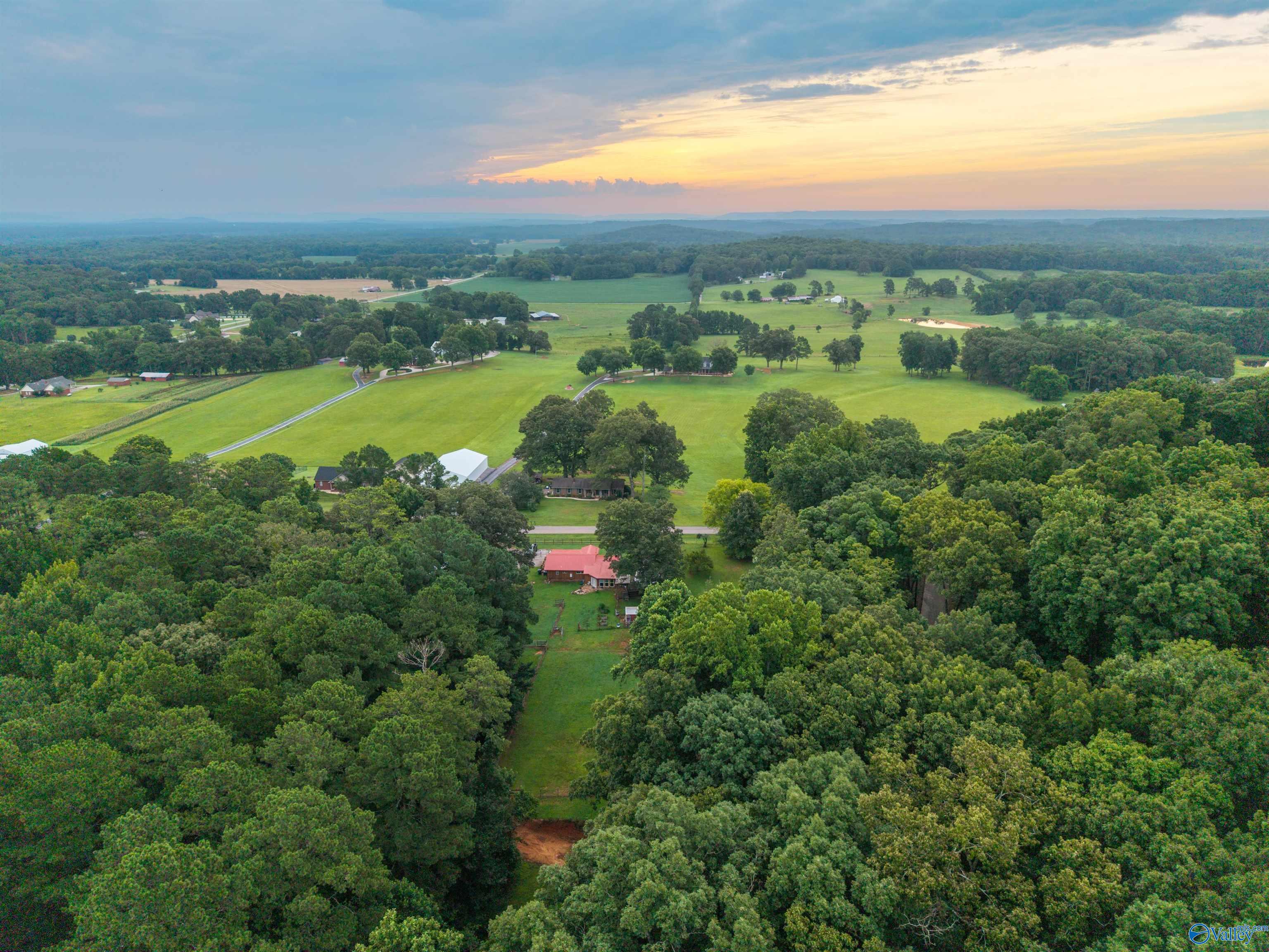 1374 NE Thompson Road, Decatur, AL 35603 — photo 2