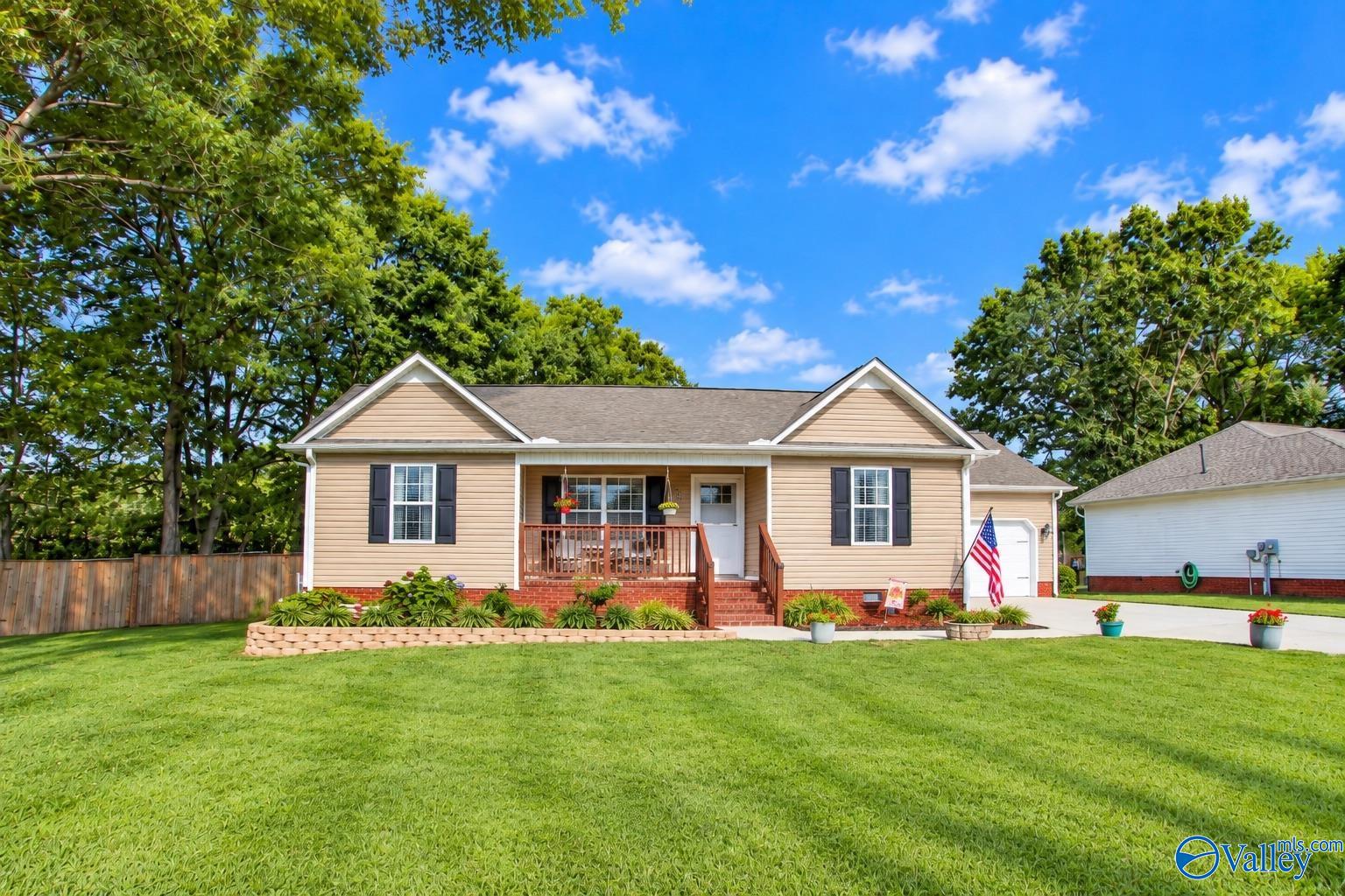 216 Temple Crossing — photo