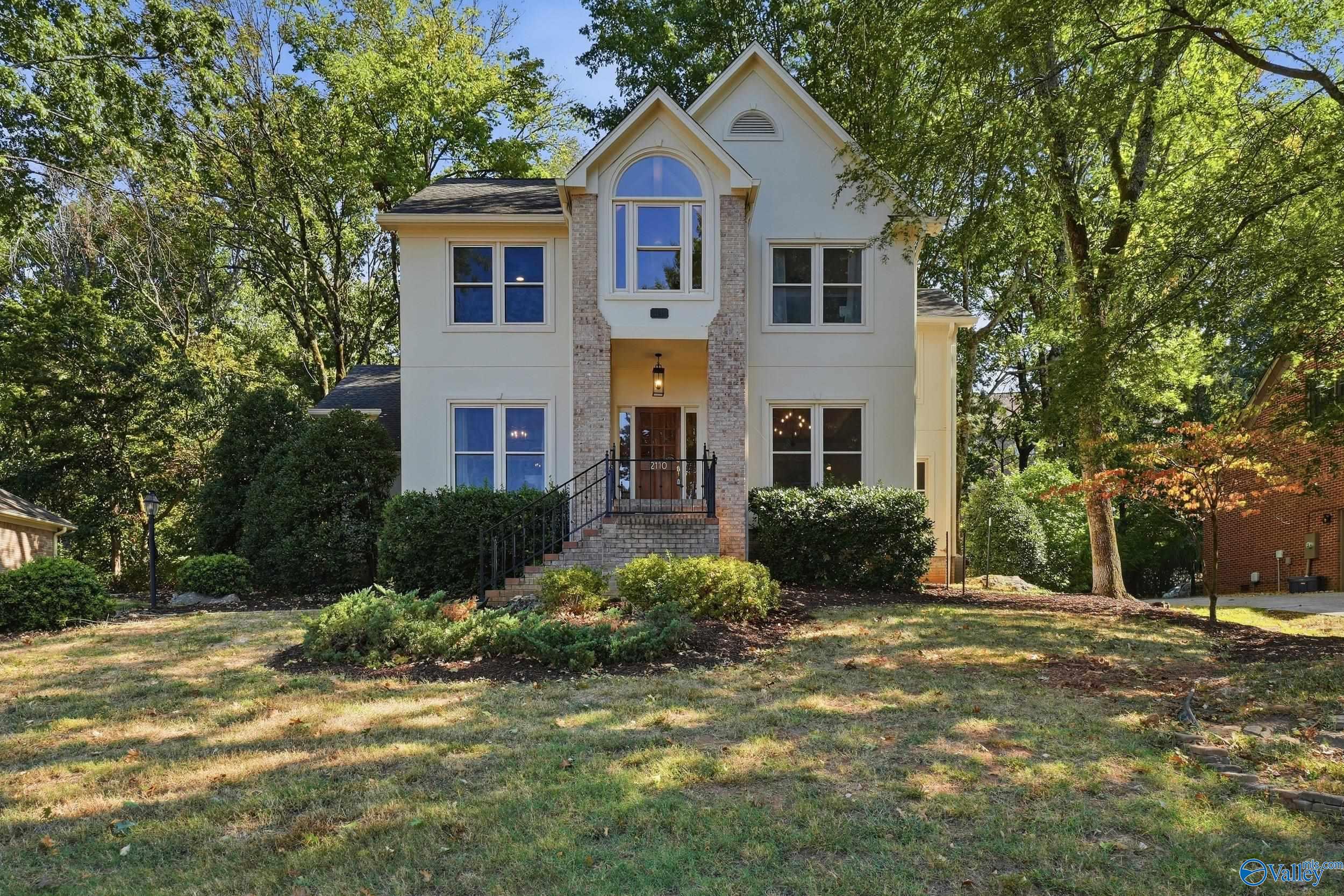 2110 Greenslope Trail NE — photo