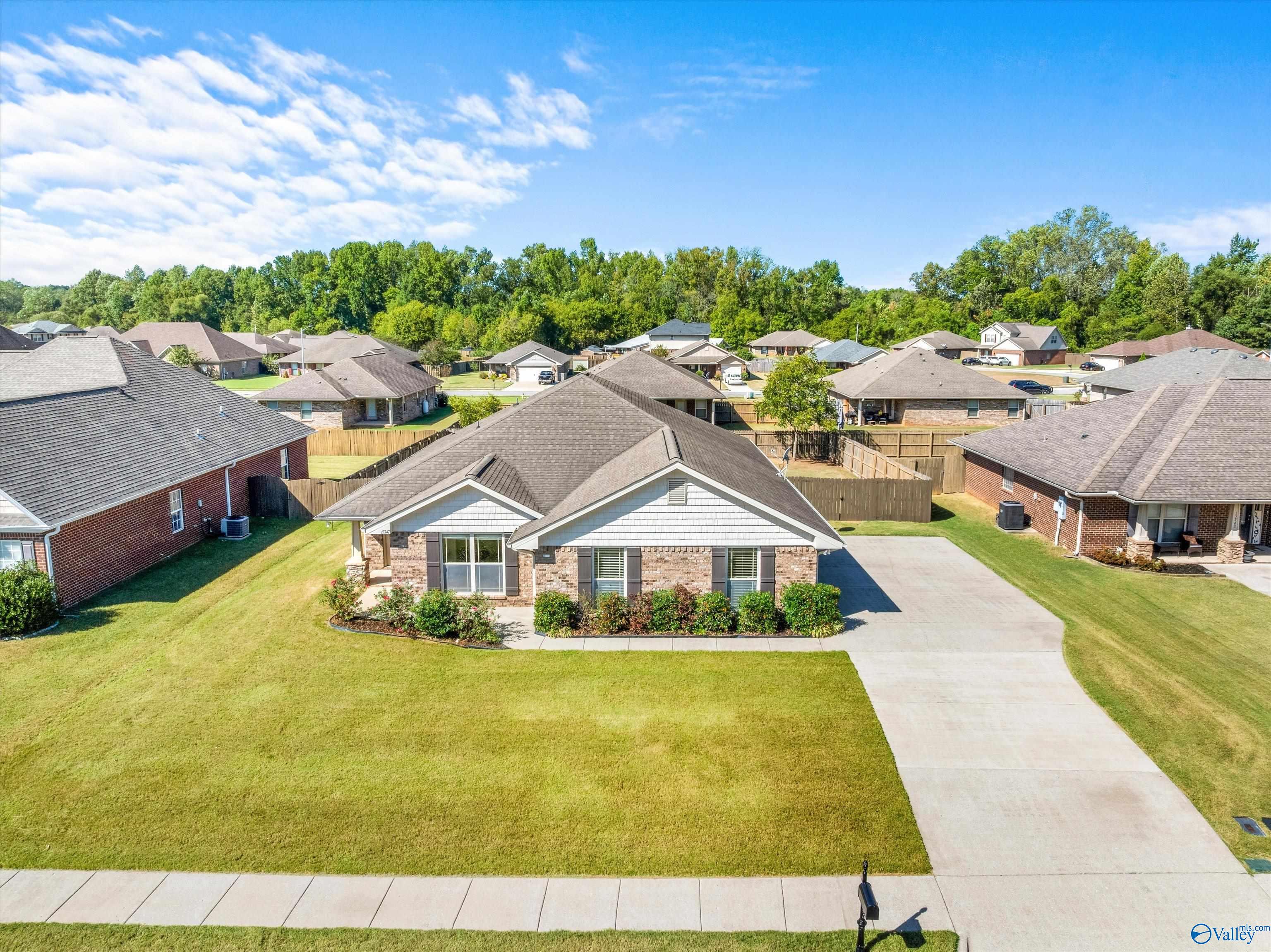 15747 Coach House Court — photo