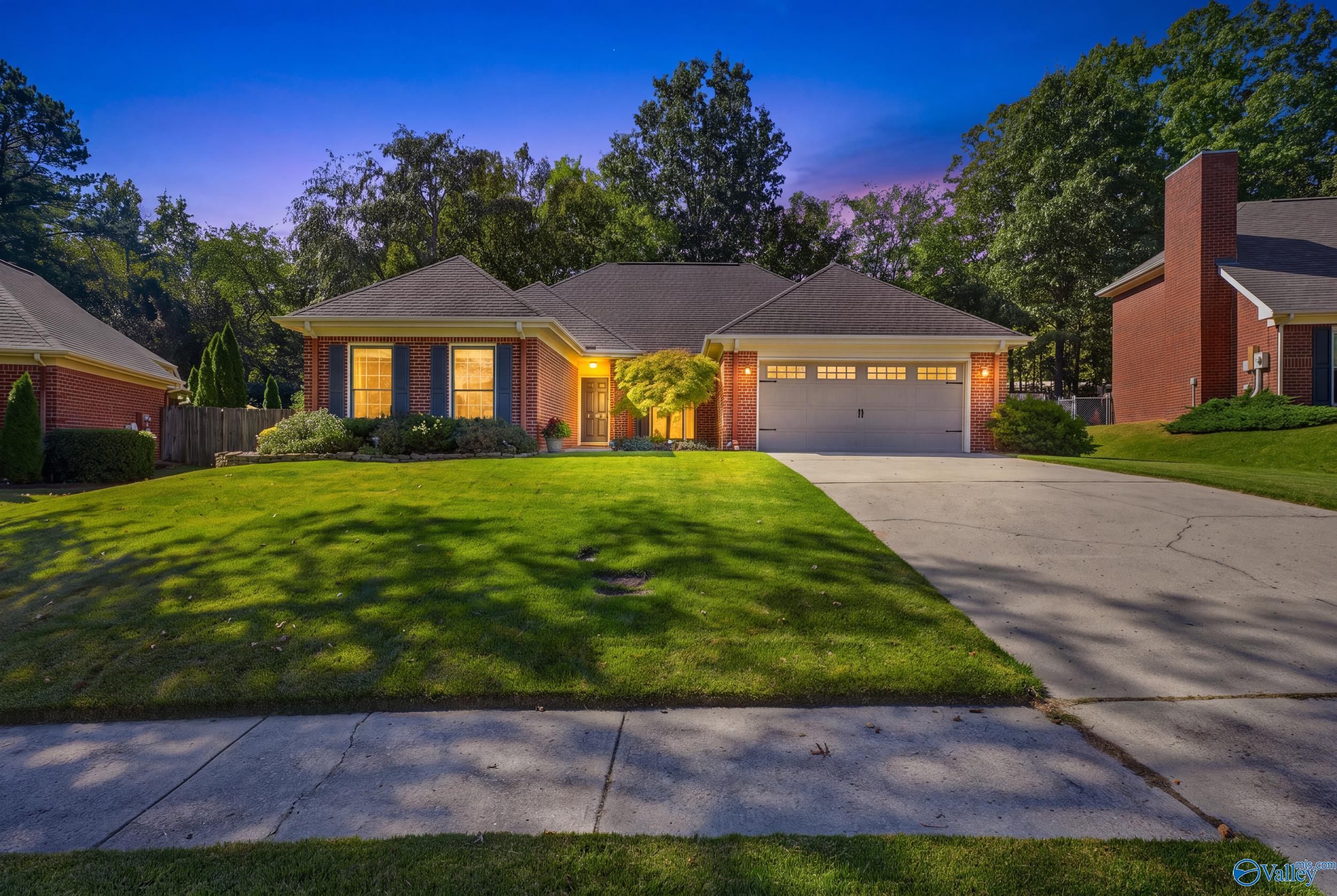 2406 Johnstone Circle SE — photo