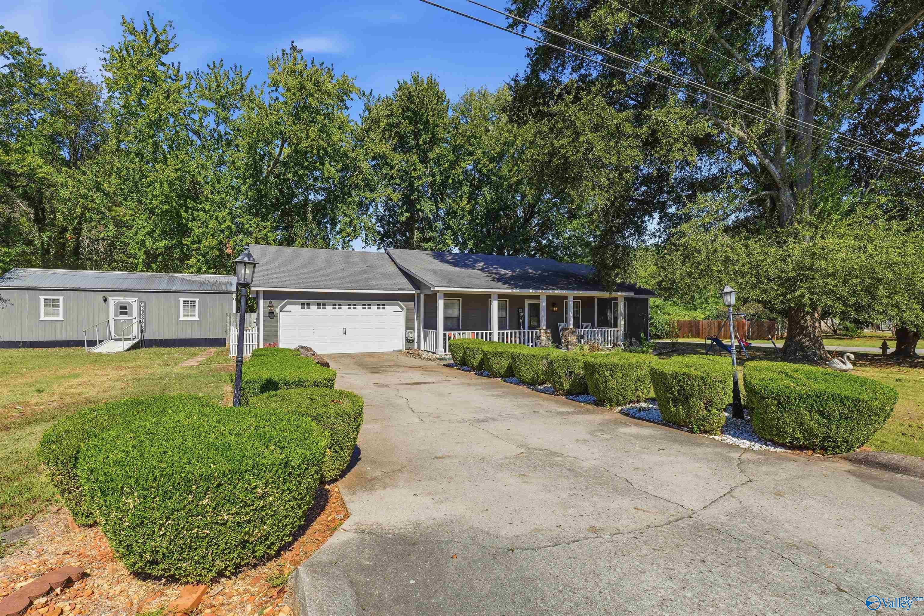 13314 Dickens Lane — photo