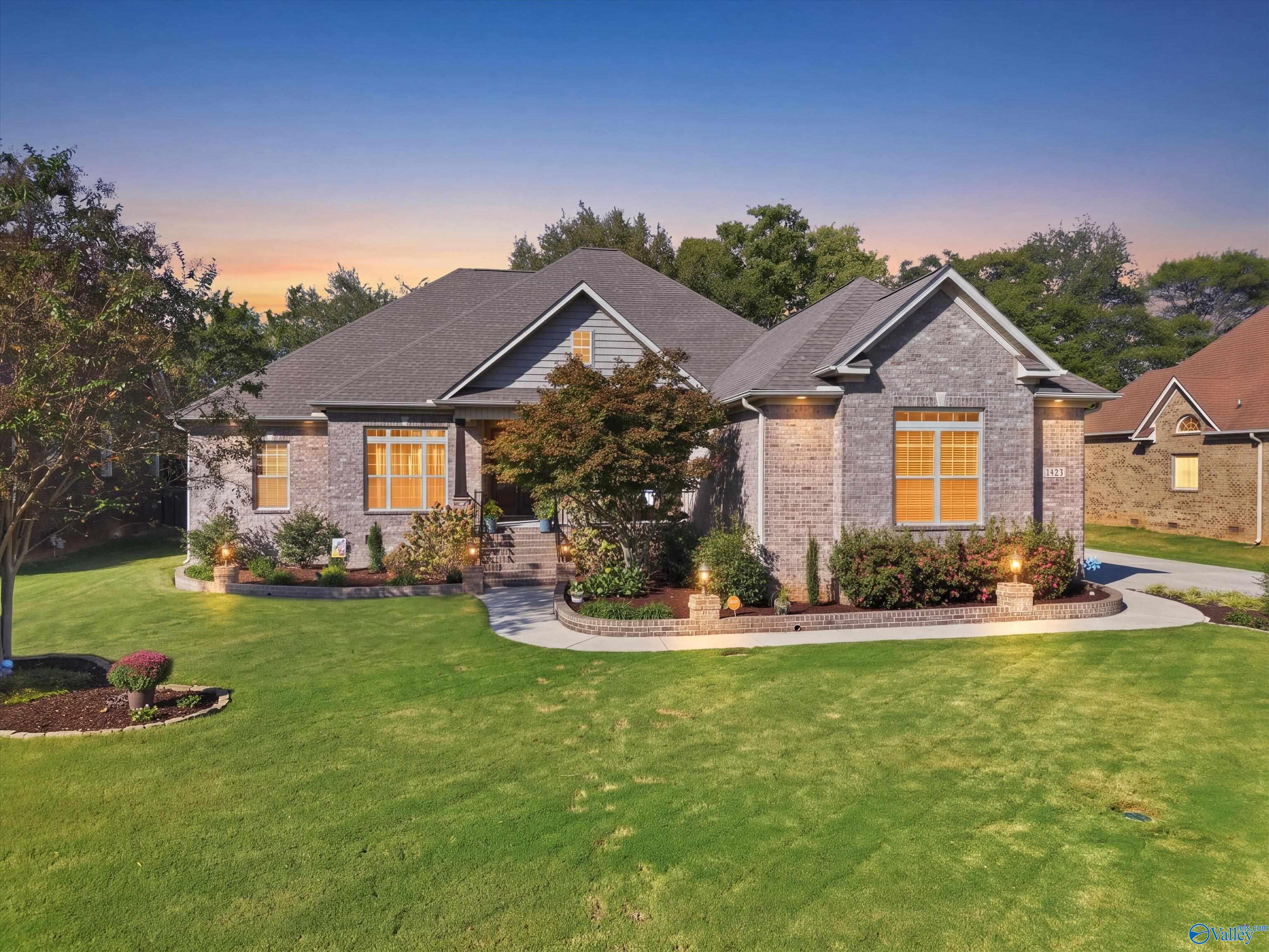 142 Forest Ridge Drive — photo