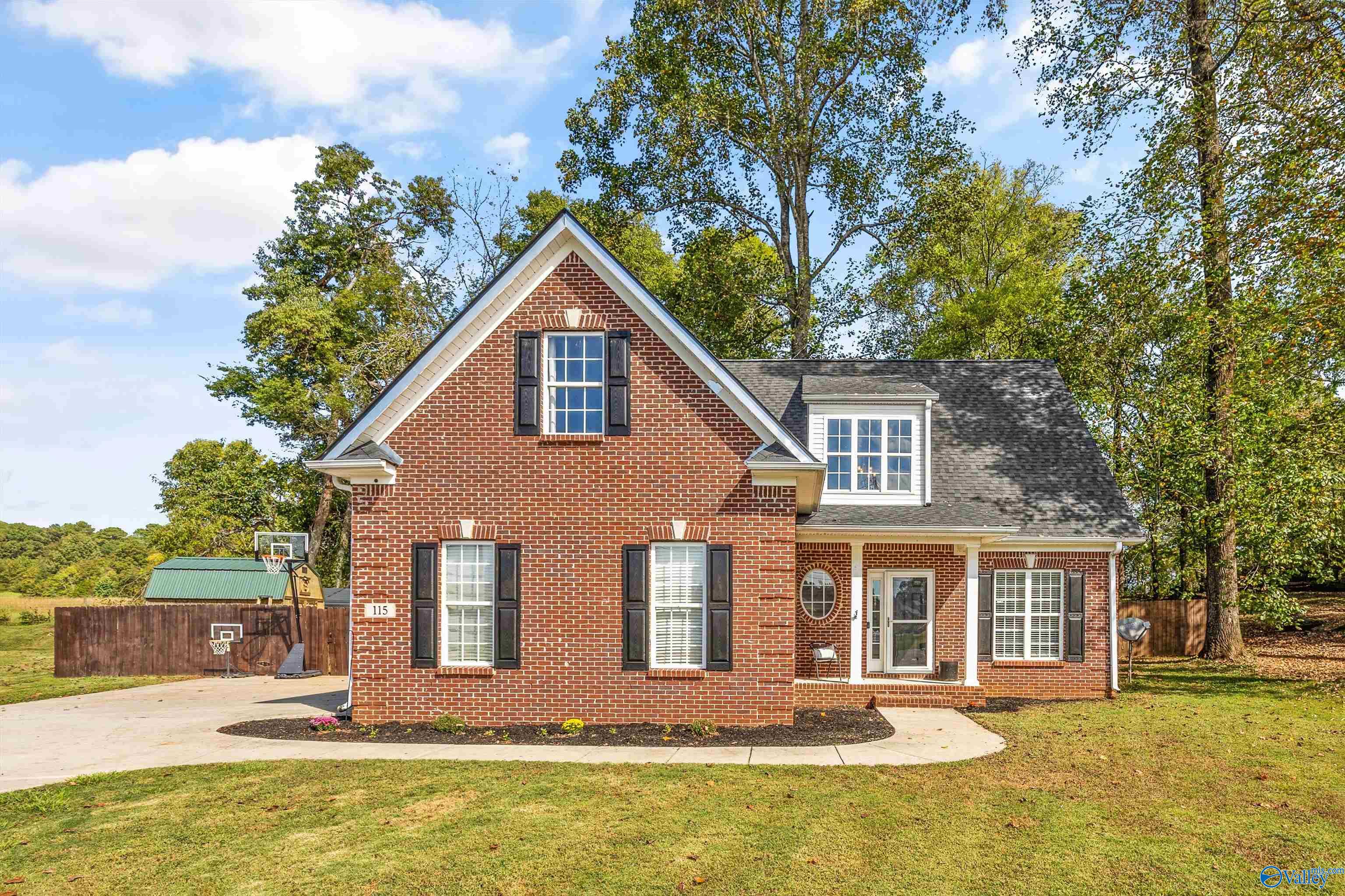 115 Hickory Glen Circle — photo