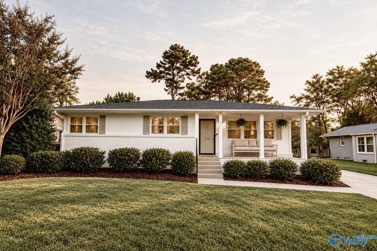 1706 Sun Valley Road SE — photo