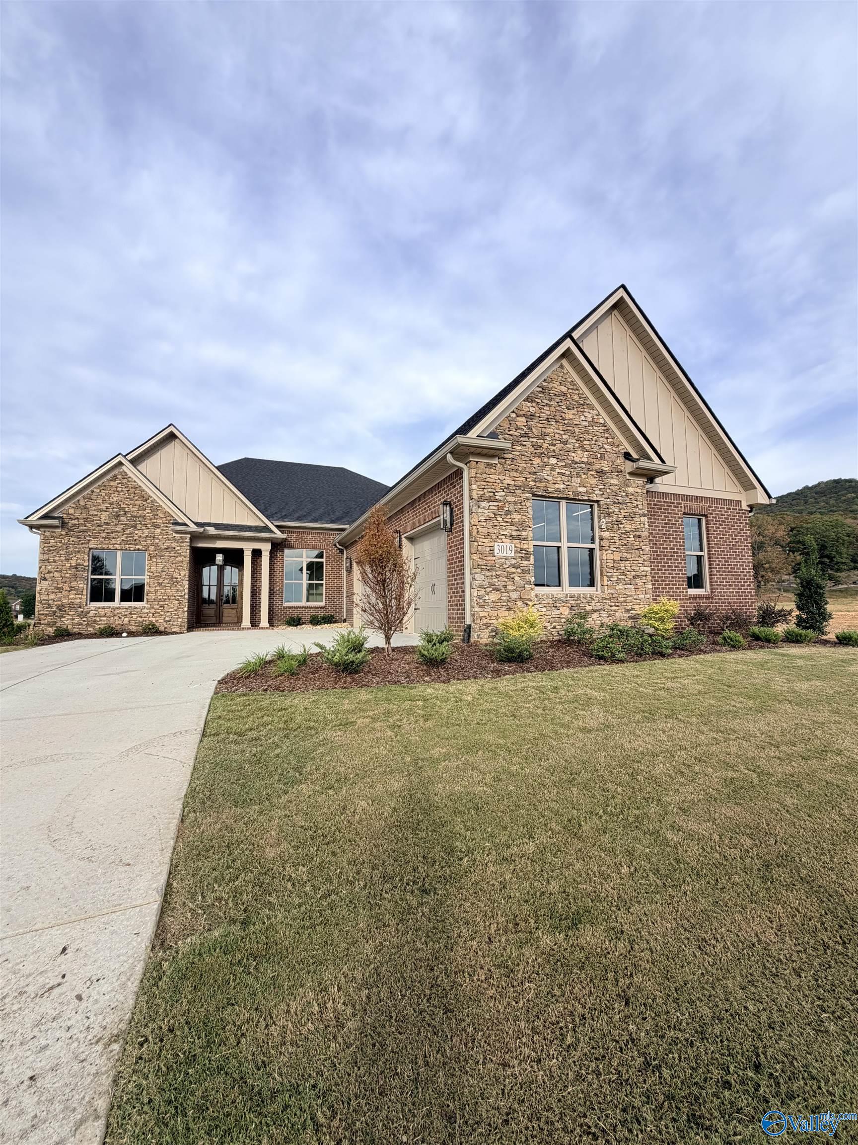 3019 Mossy Rock Road — photo