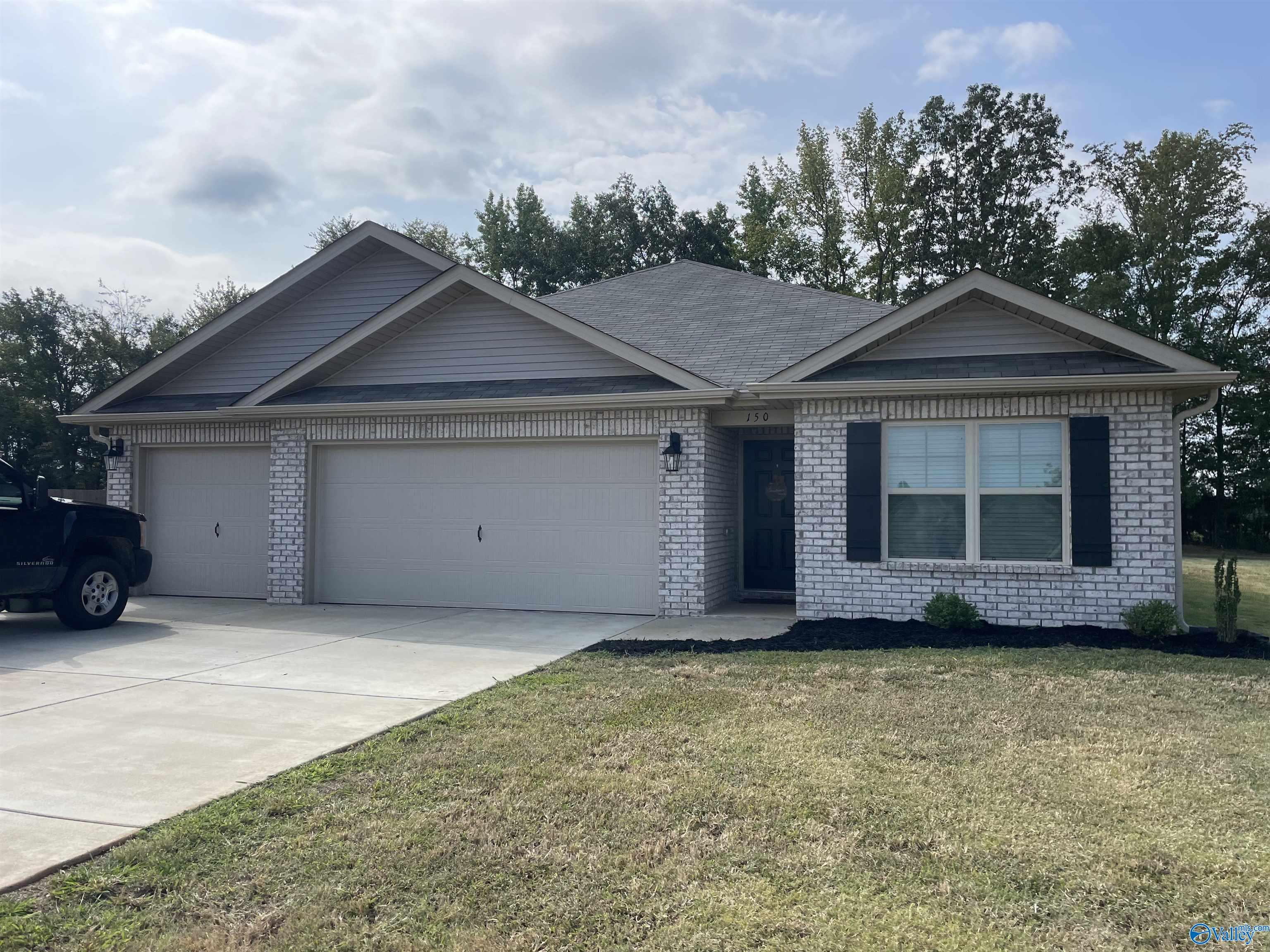 150 Meadow Ridge Drive — photo