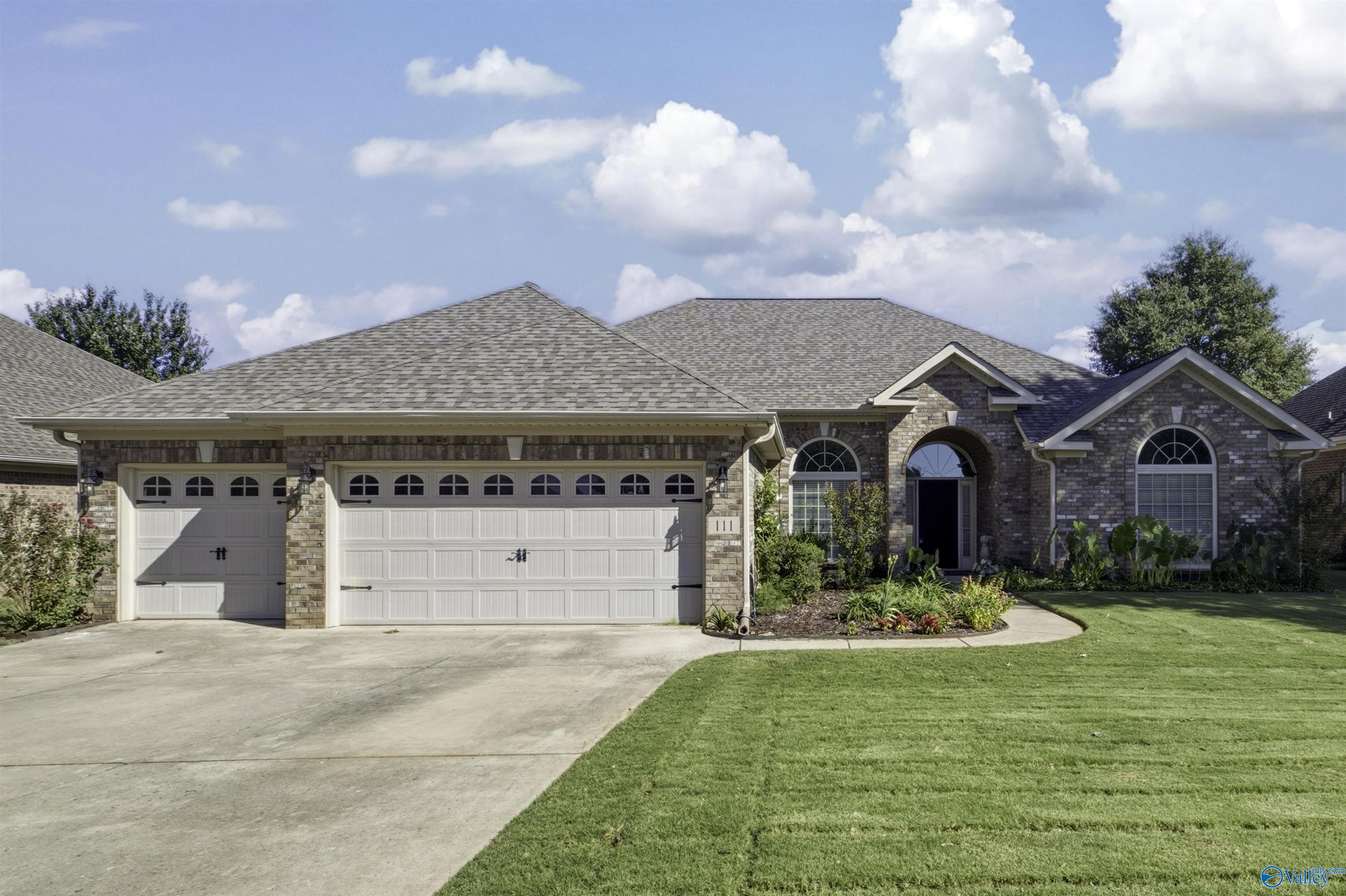 111 Castlewood Drive — photo