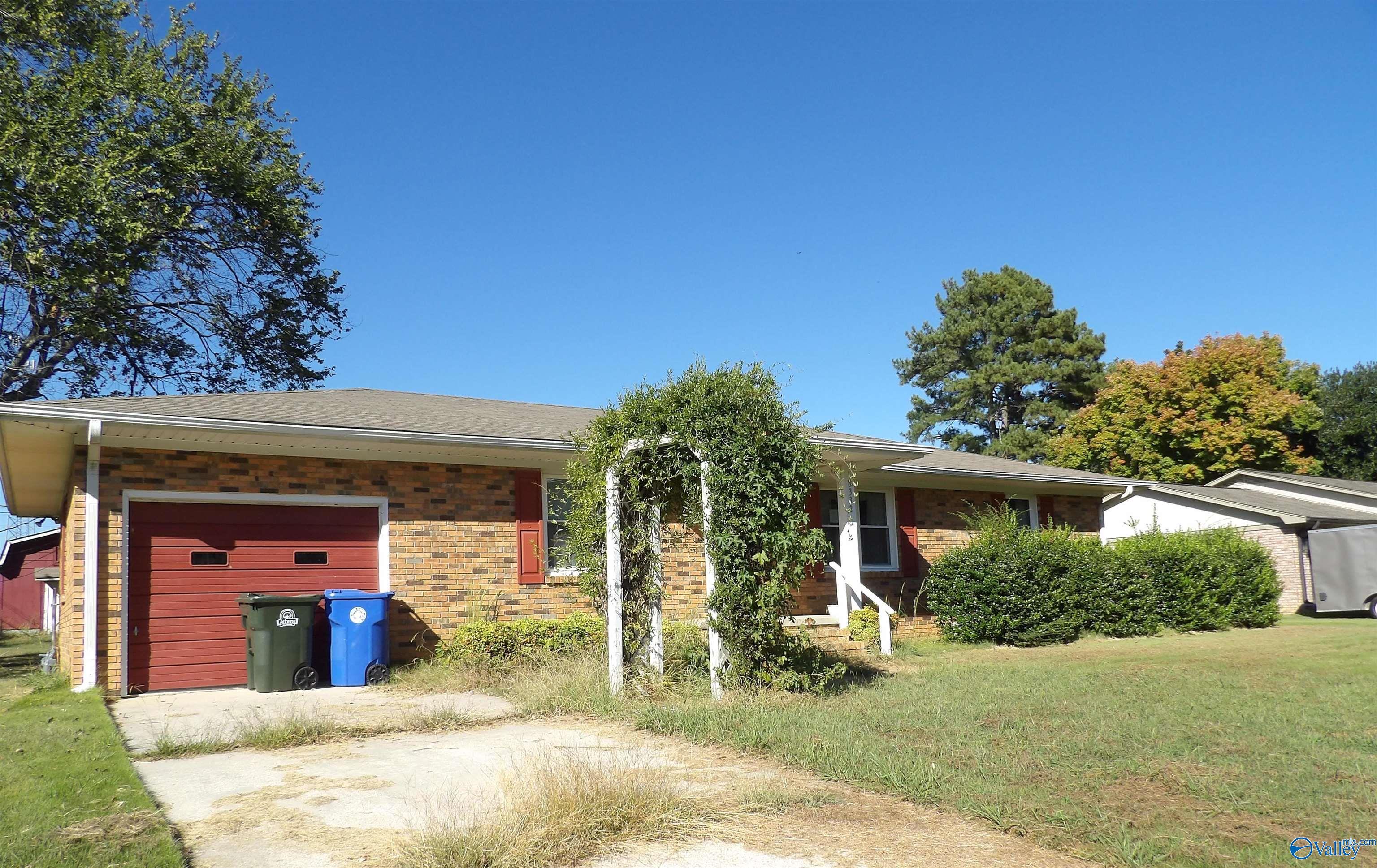 18332 Elles Drive — photo