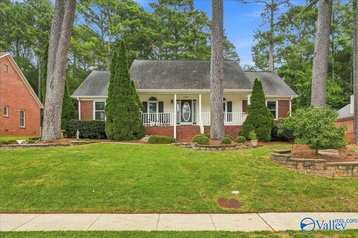 1669 Longleaf Drive NW — photo