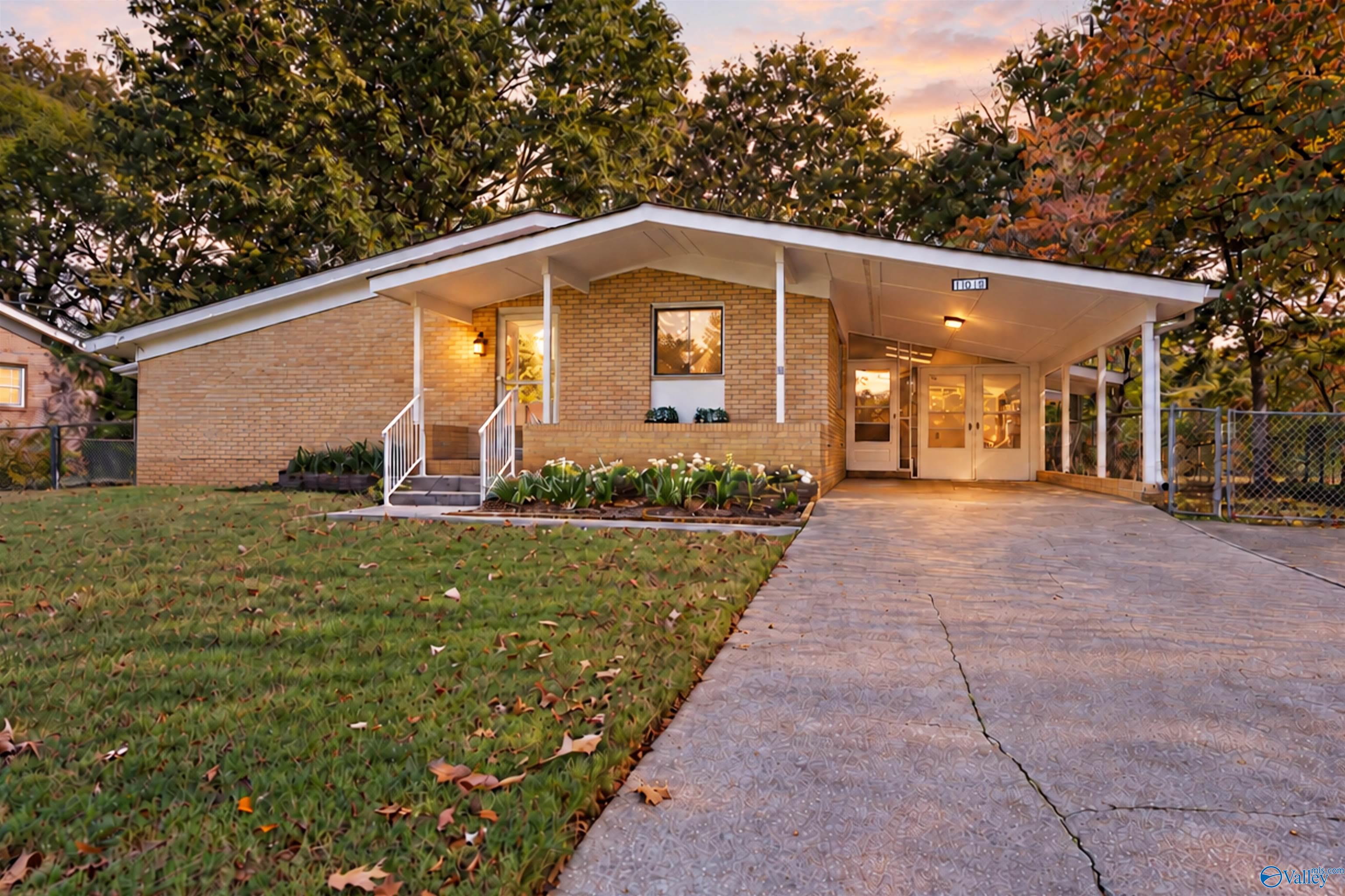 11019 Strong Drive SE — photo