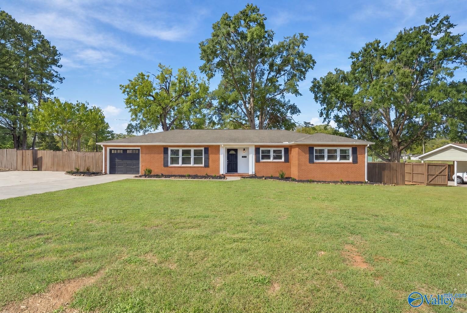 1727 Pennylane SE — photo